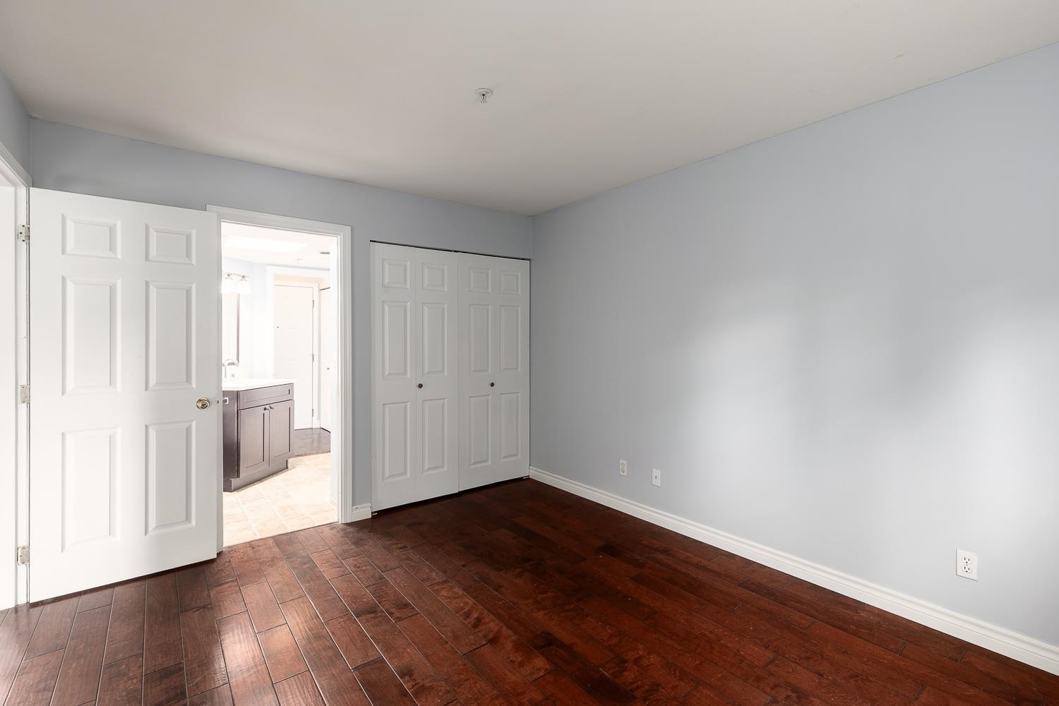 C306 40140 WILLOW CRESCENT