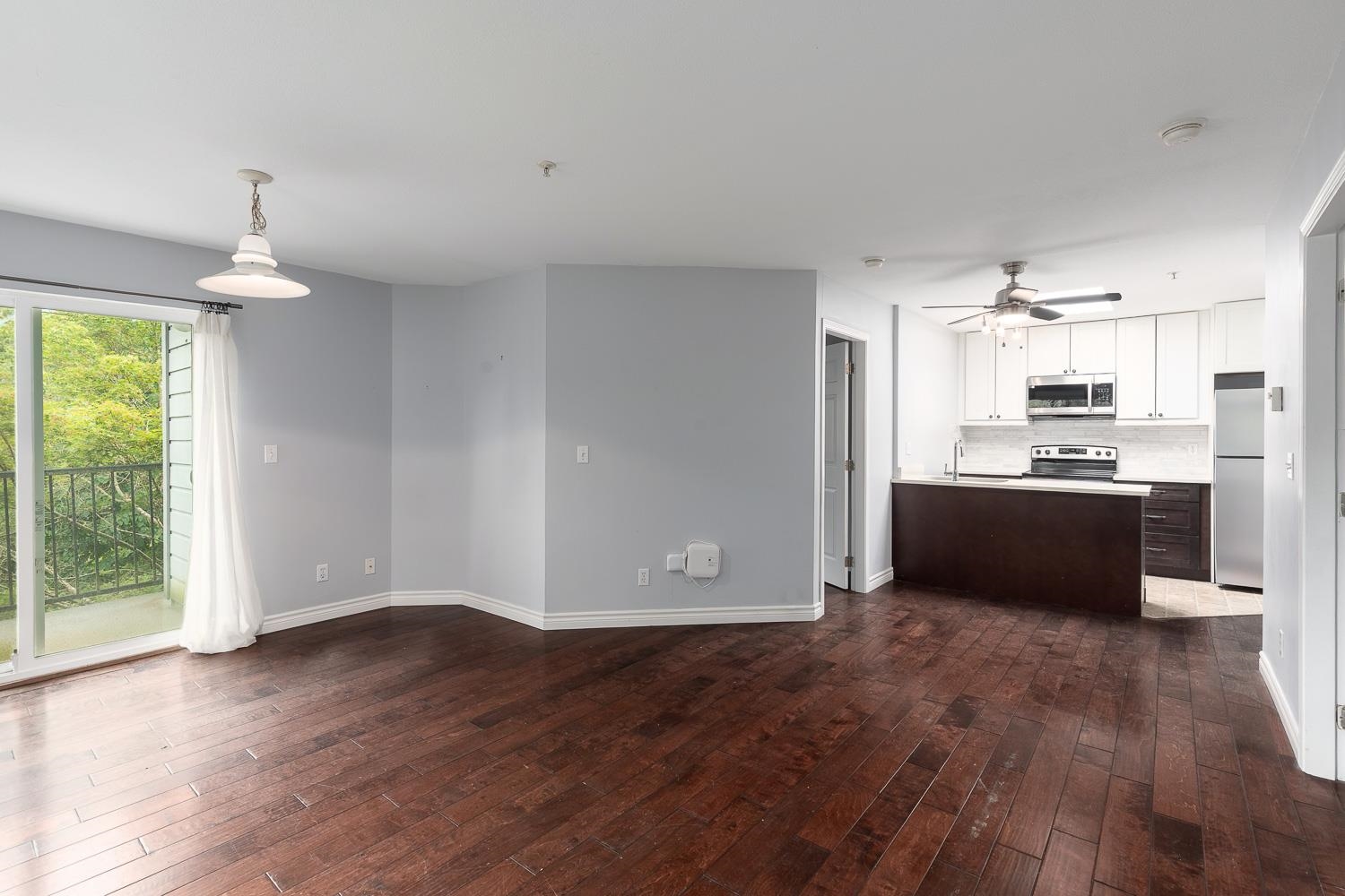 C306 40140 WILLOW CRESCENT