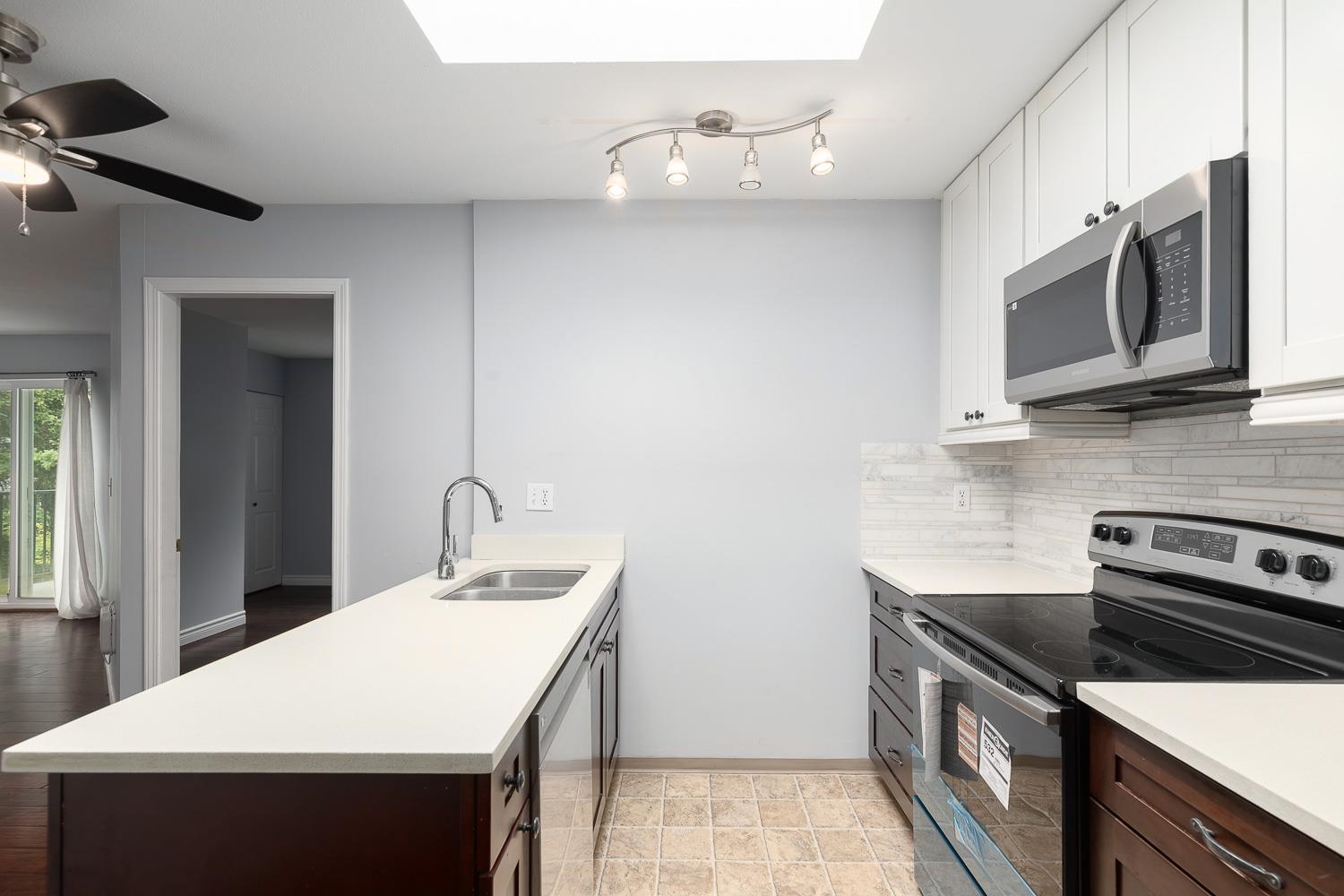 C306 40140 WILLOW CRESCENT