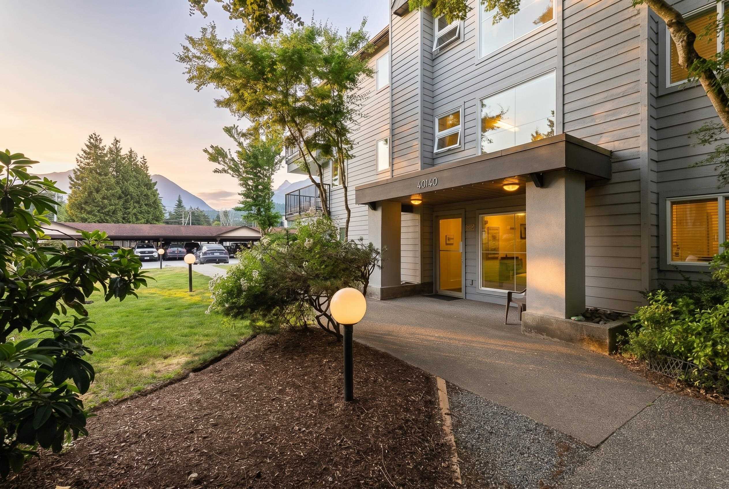 C306 40140 WILLOW CRESCENT