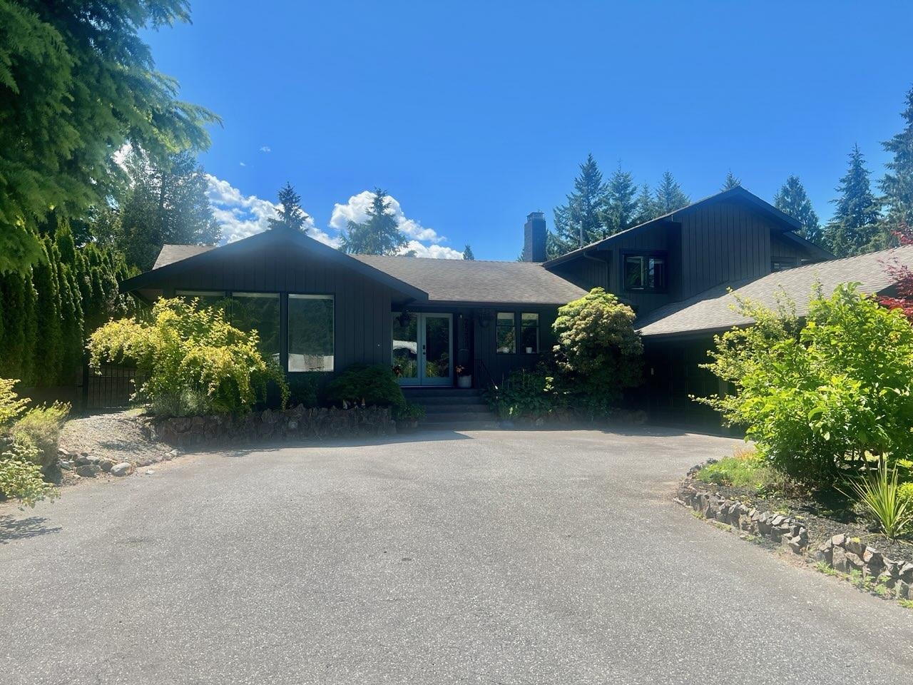 2539 JURA CRESCENT