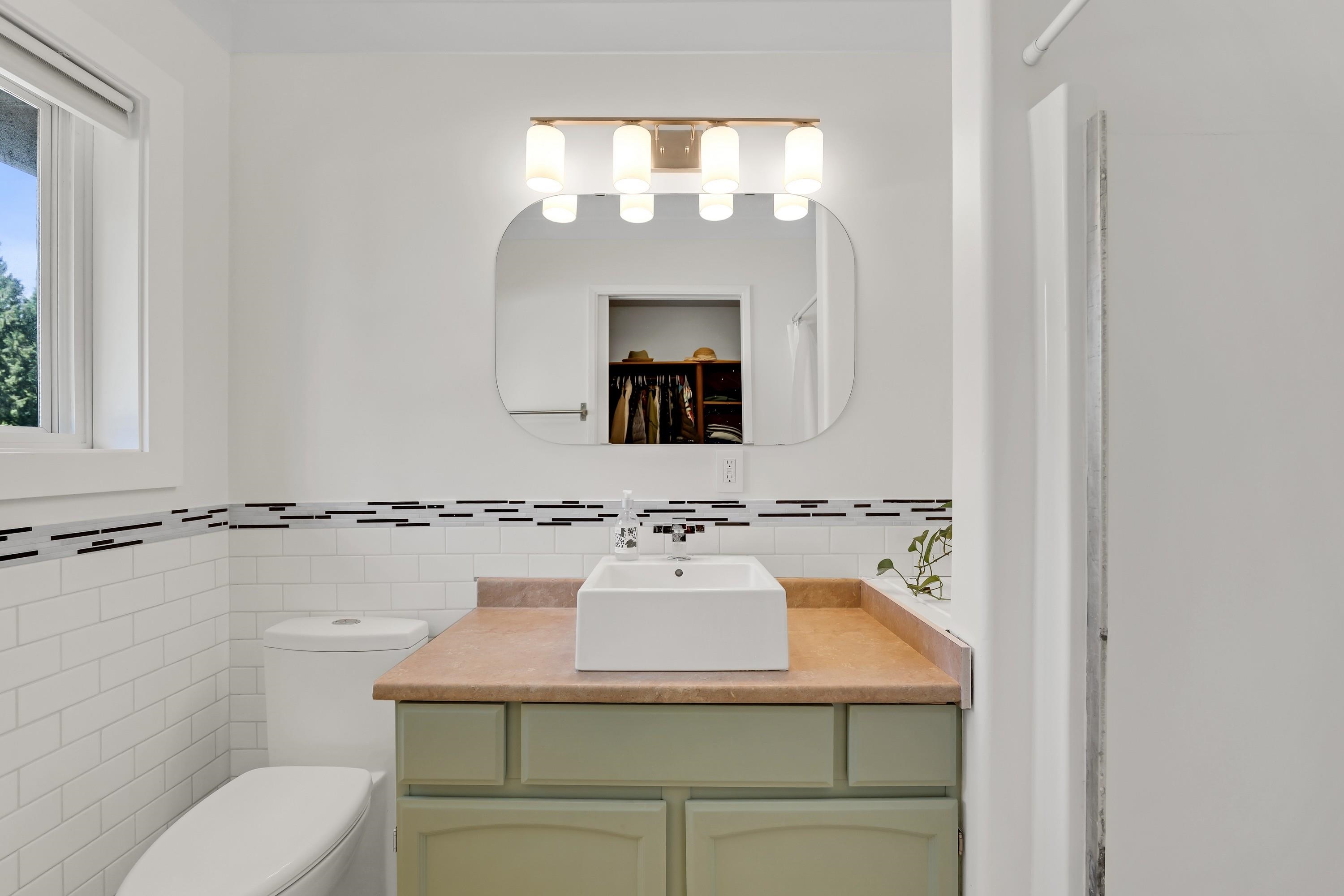 2539 JURA CRESCENT