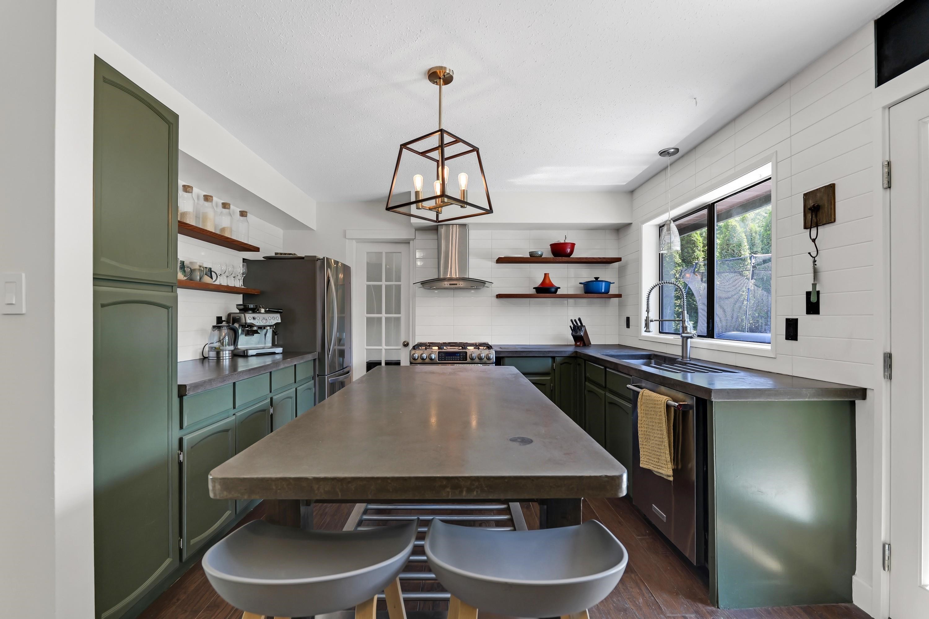 2539 JURA CRESCENT