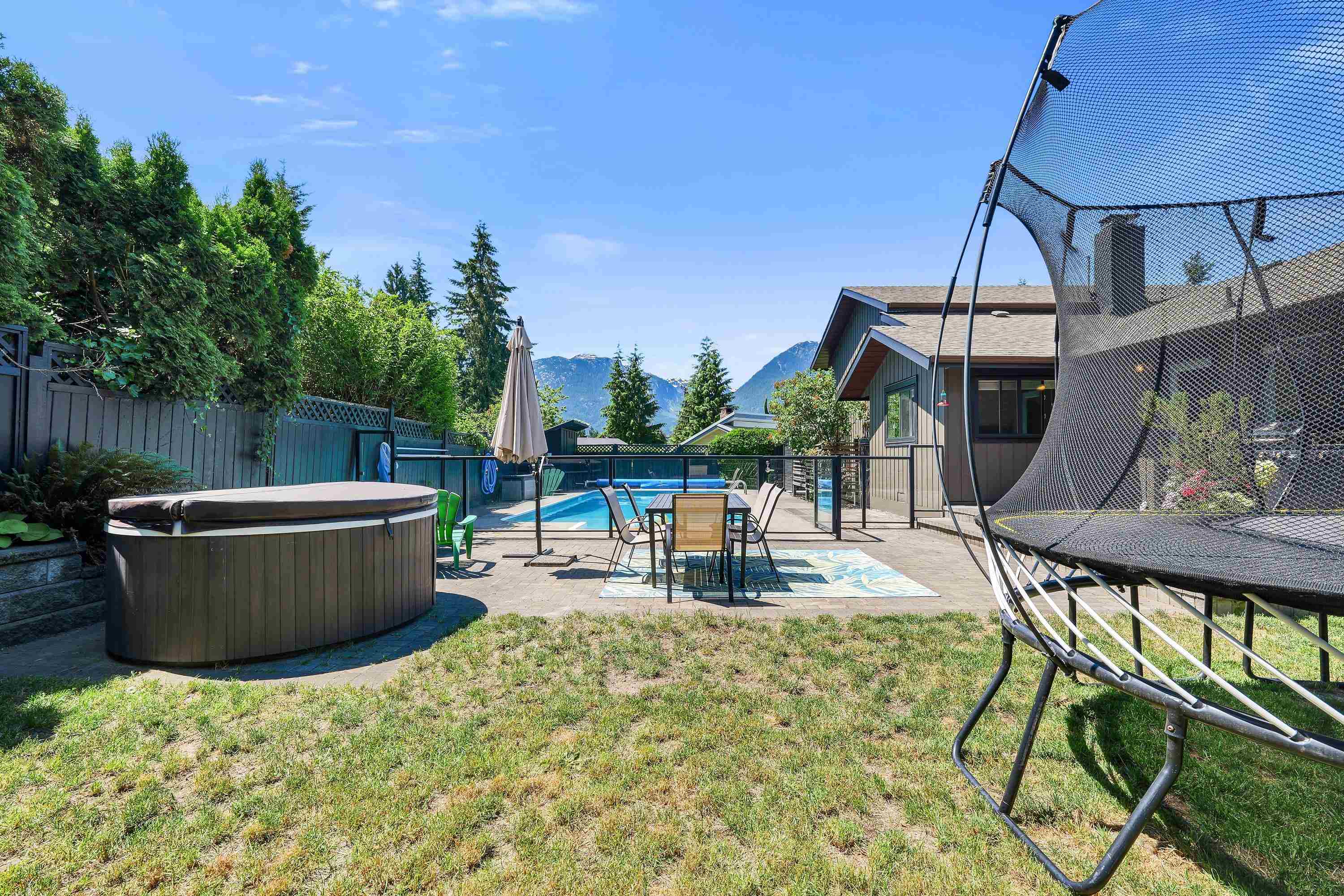 2539 JURA CRESCENT