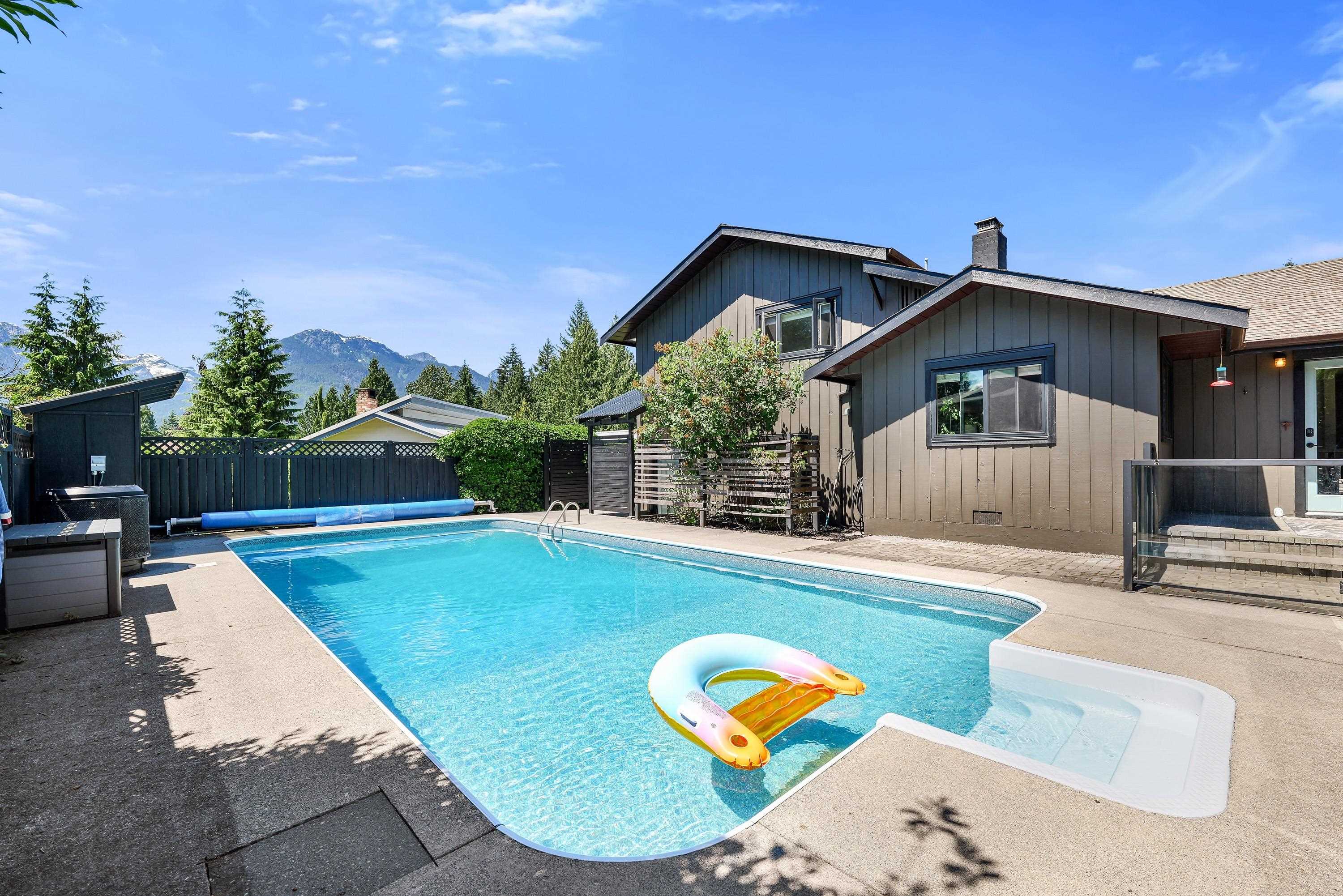 2539 JURA CRESCENT