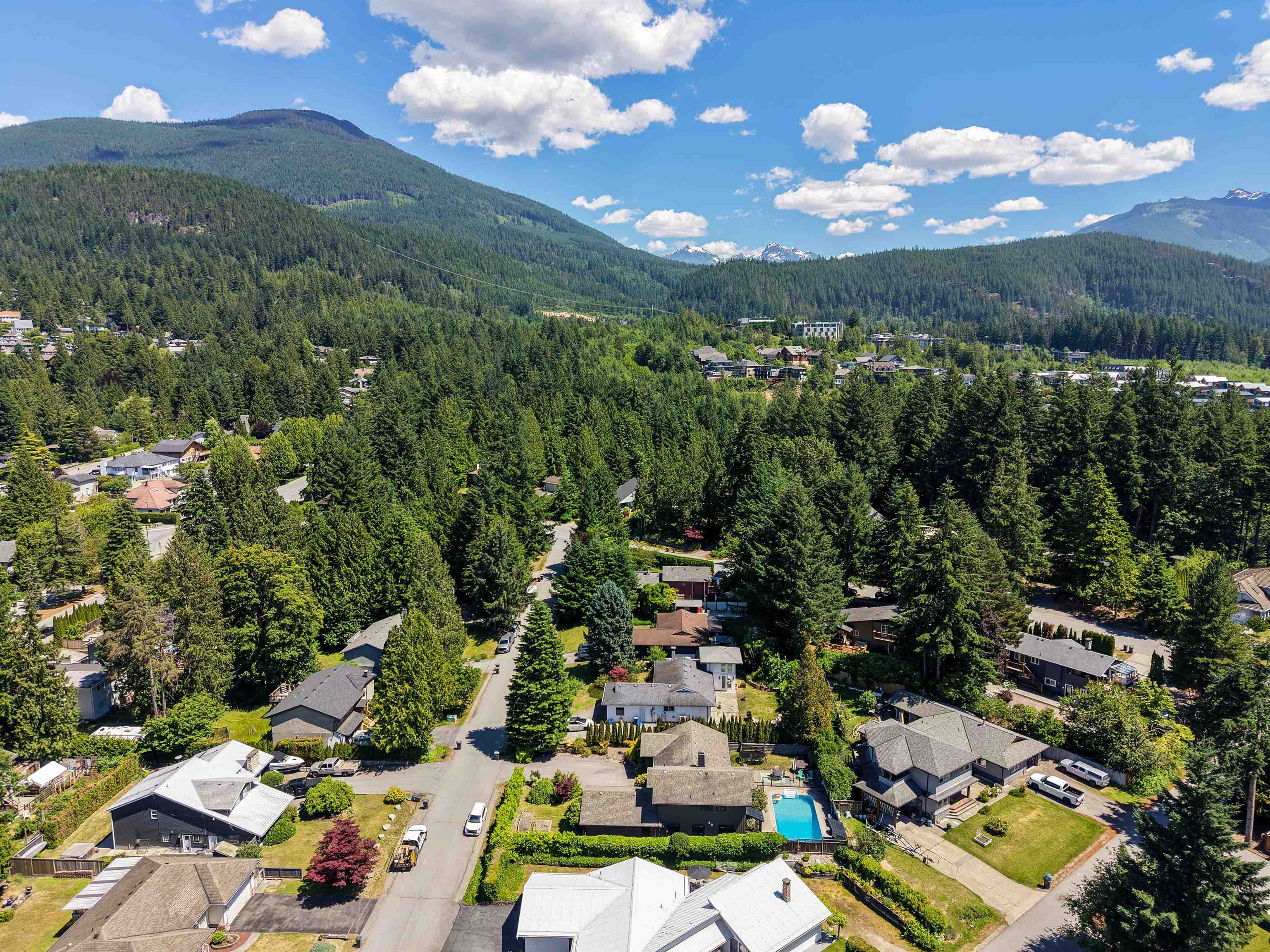 2539 JURA CRESCENT