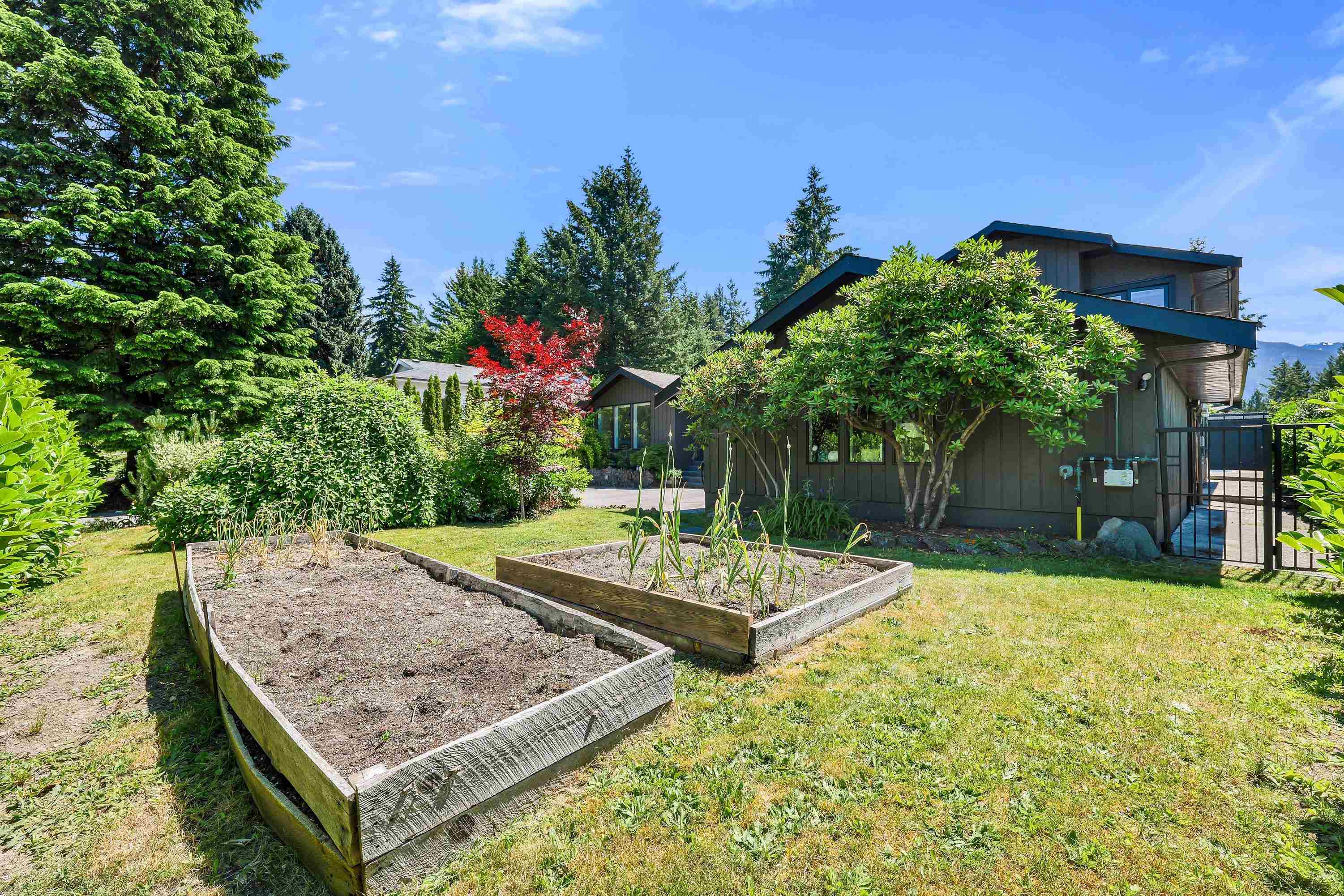 2539 JURA CRESCENT