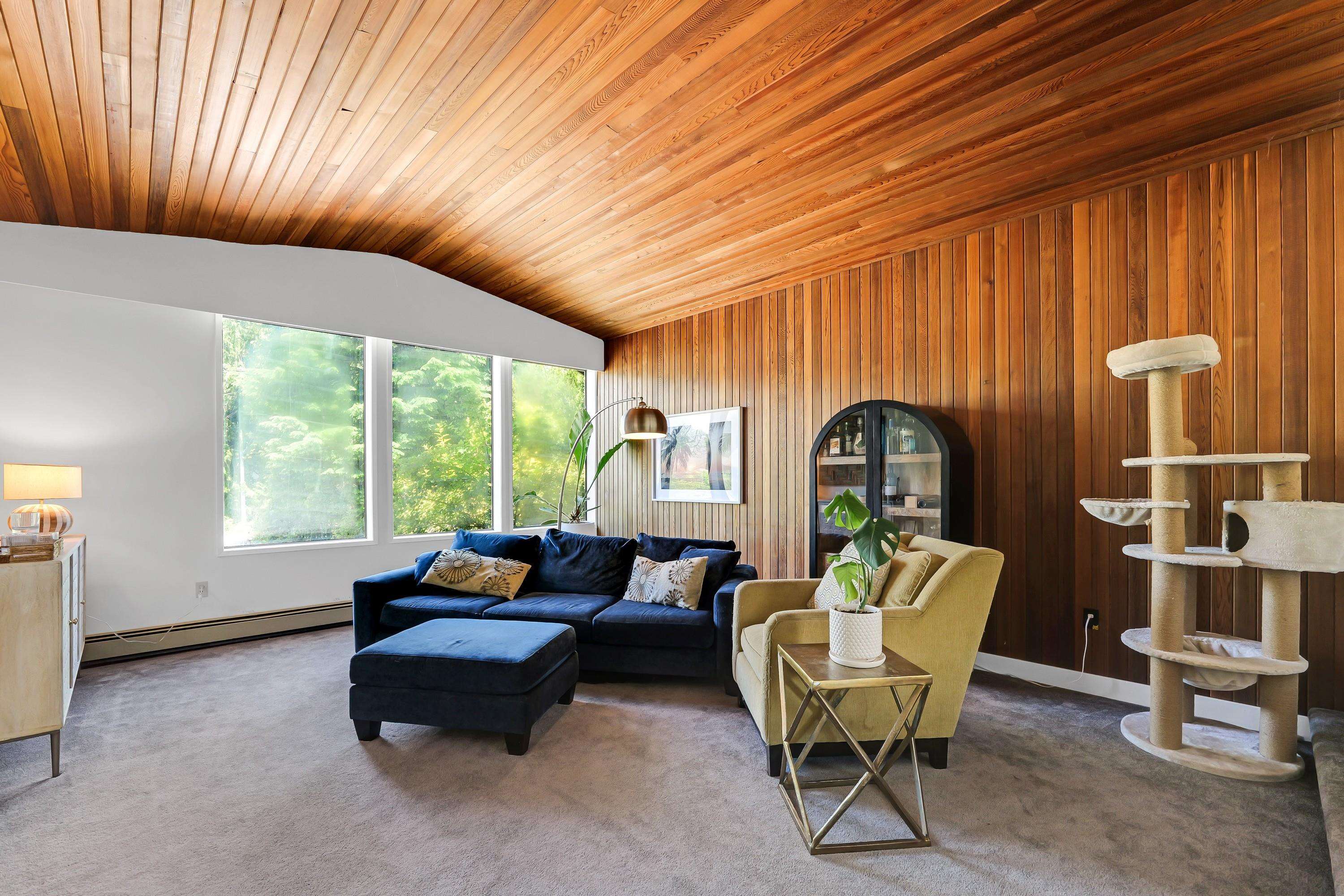 2539 JURA CRESCENT