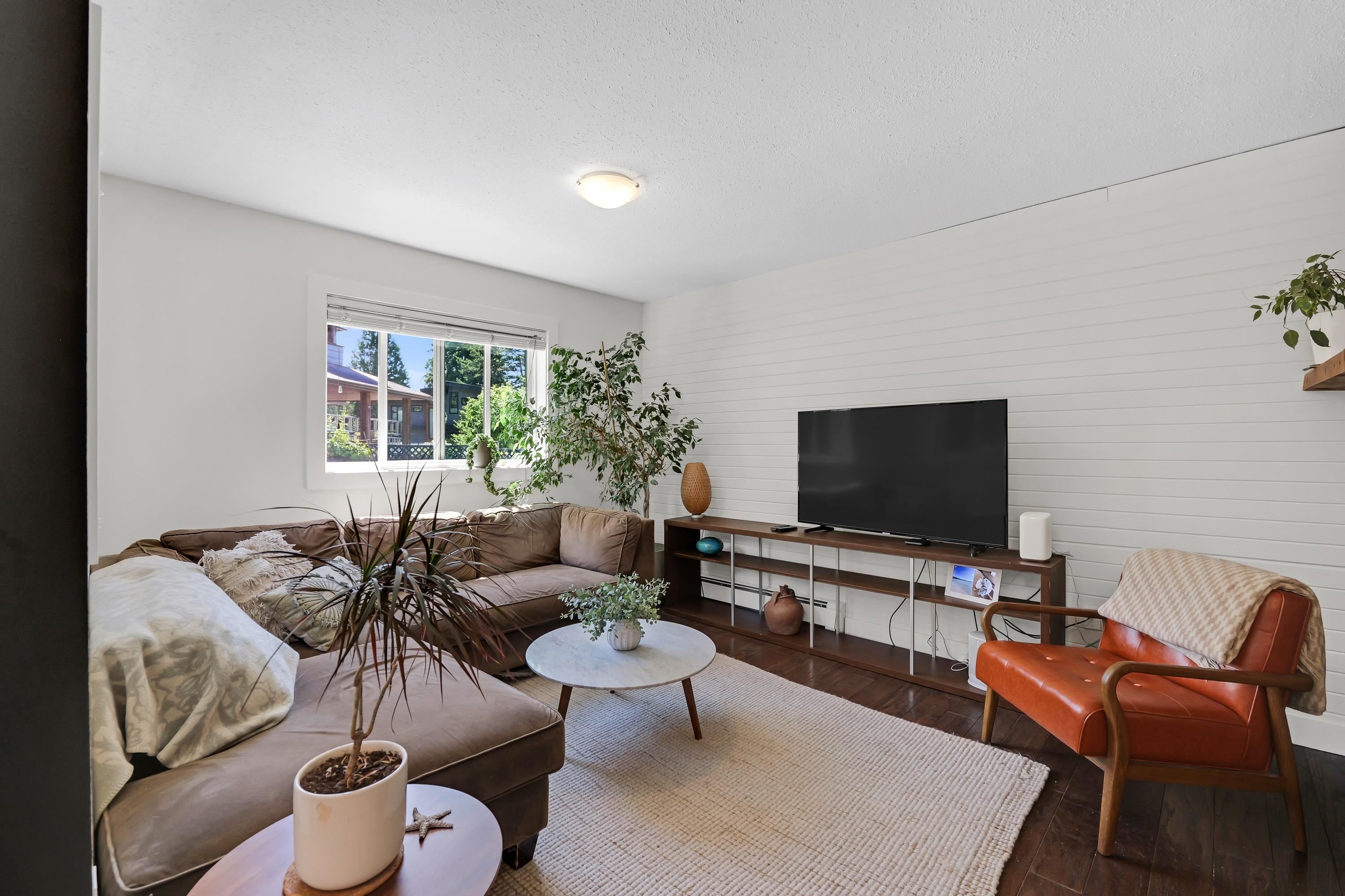 2539 JURA CRESCENT