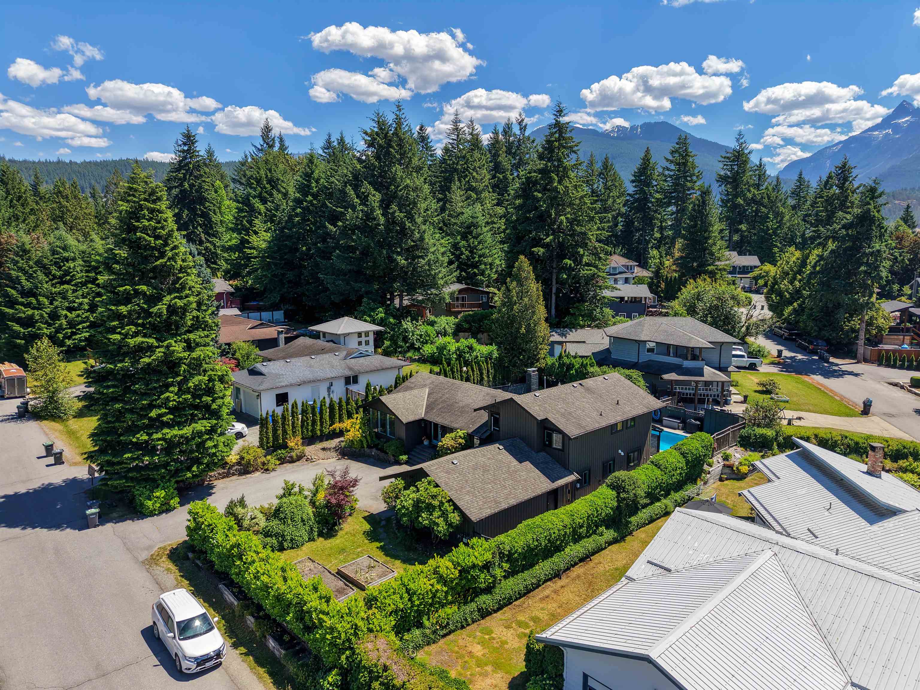 2539 JURA CRESCENT