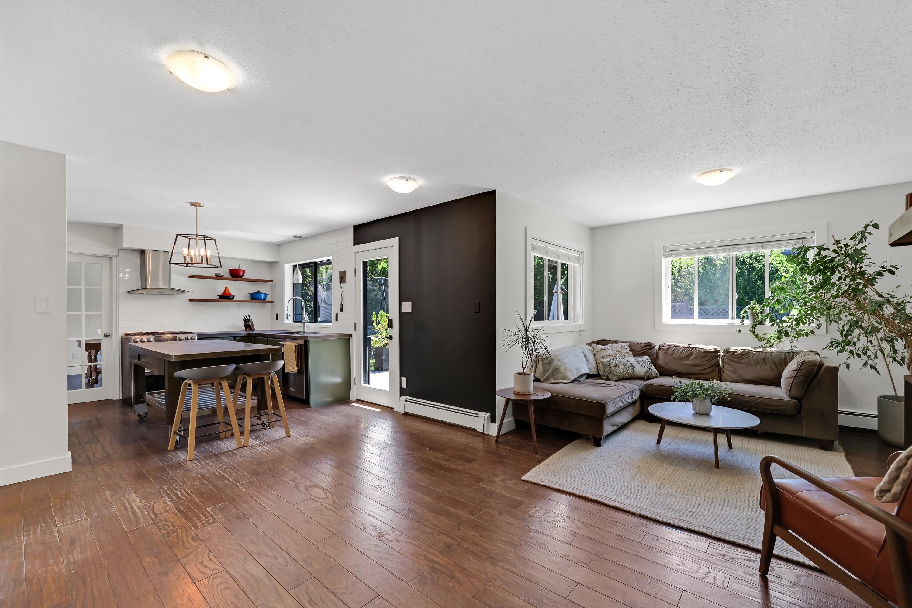 2539 JURA CRESCENT