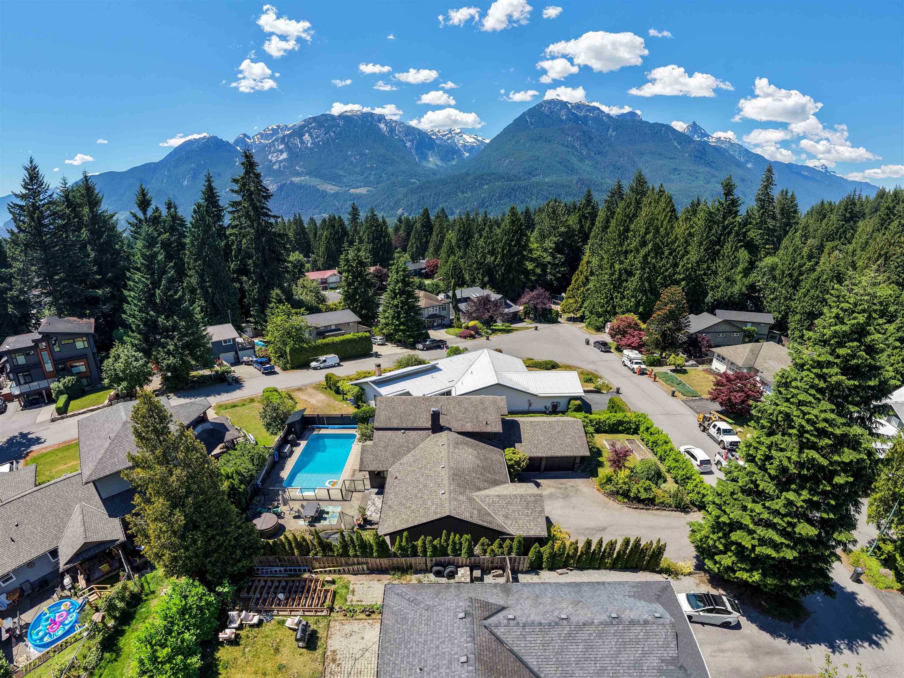 2539 JURA CRESCENT