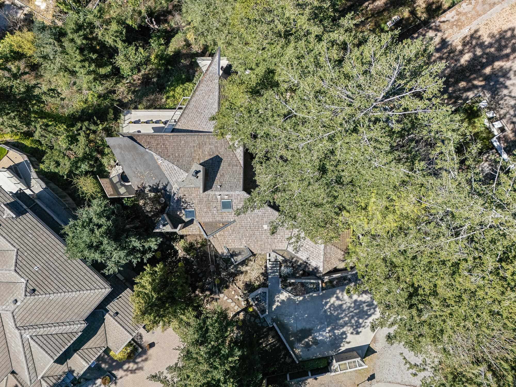 6011 EAGLERIDGE DRIVE