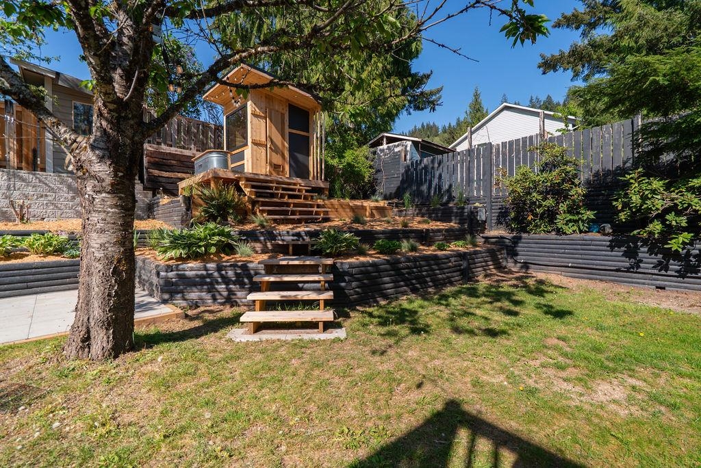 1001 POMONA WAY