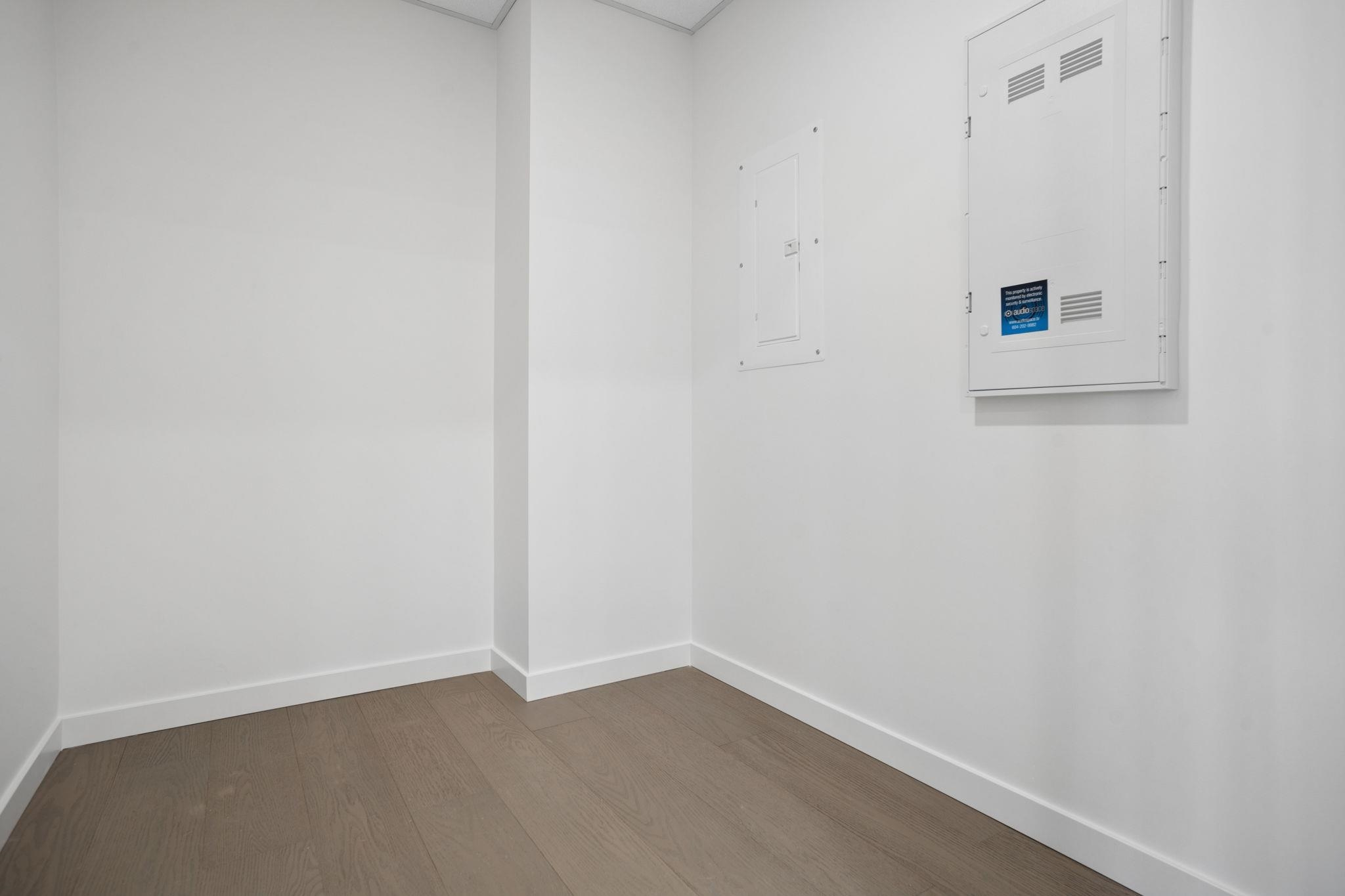 608 8415 GRANVILLE STREET