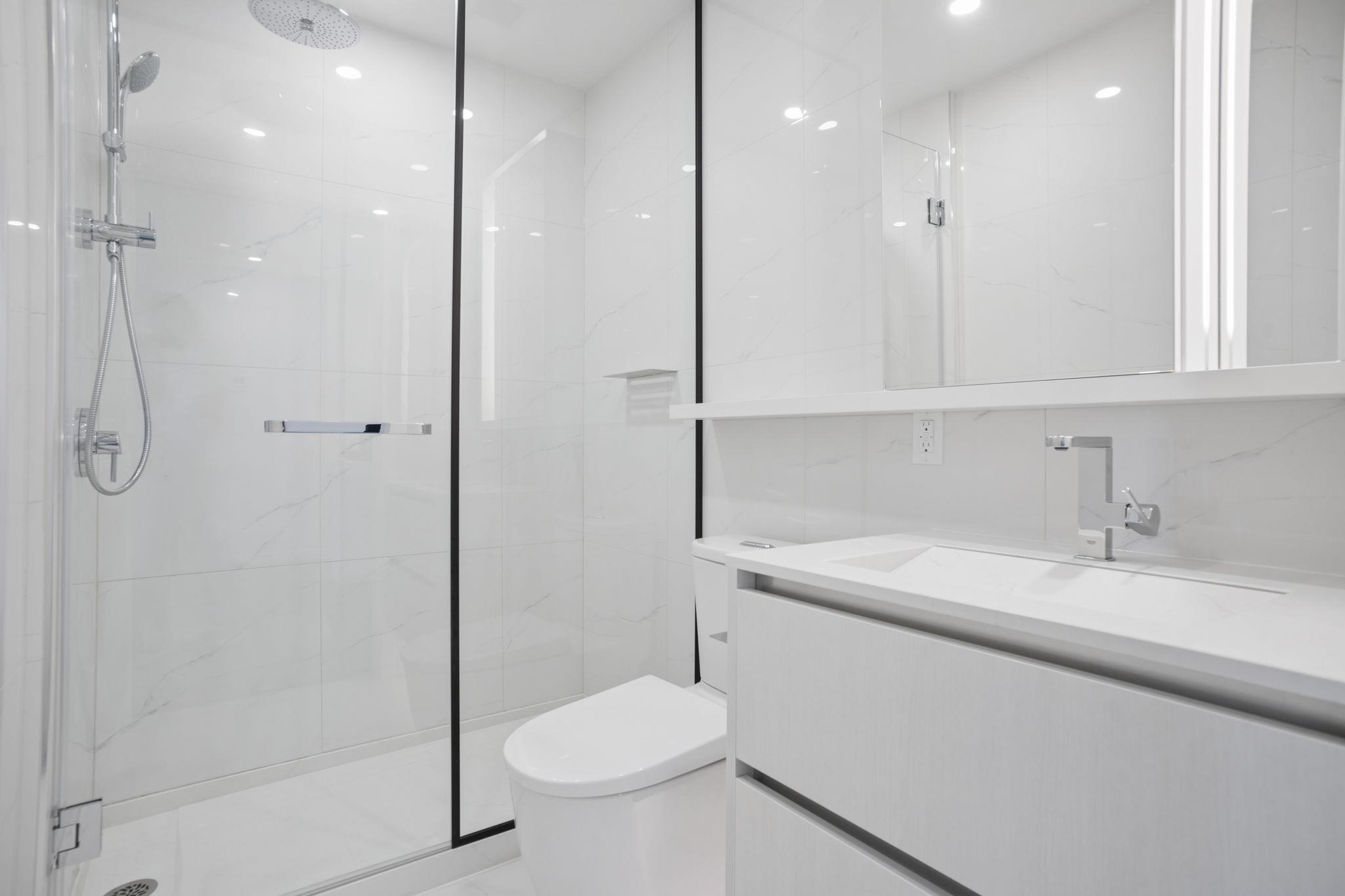 608 8415 GRANVILLE STREET