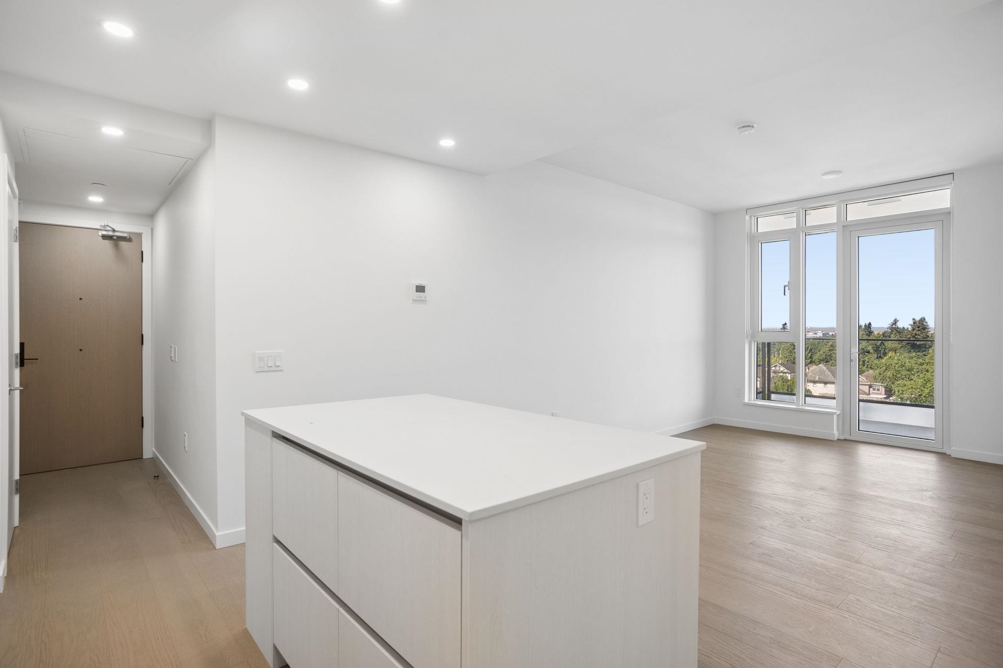608 8415 GRANVILLE STREET