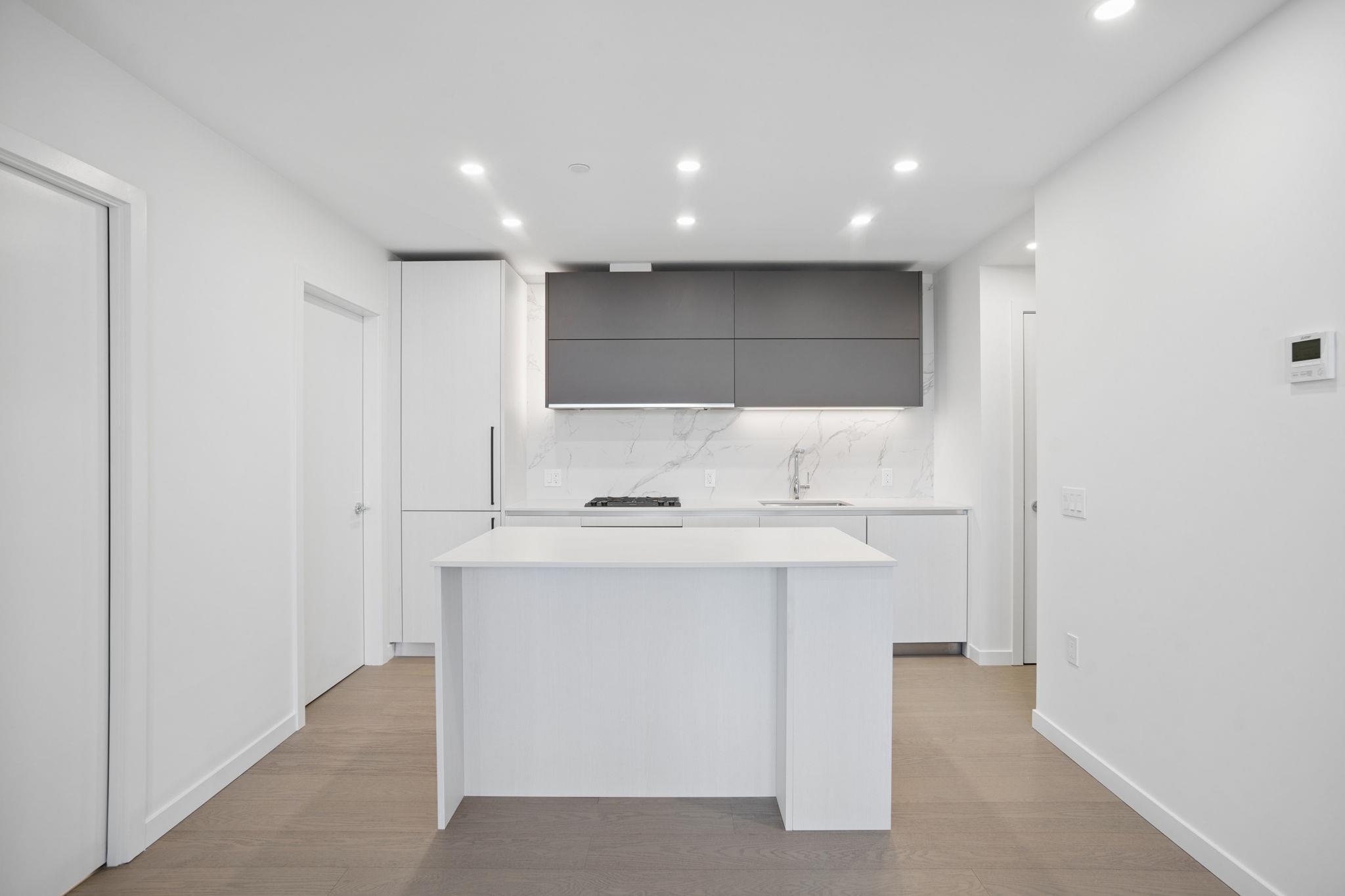 608 8415 GRANVILLE STREET