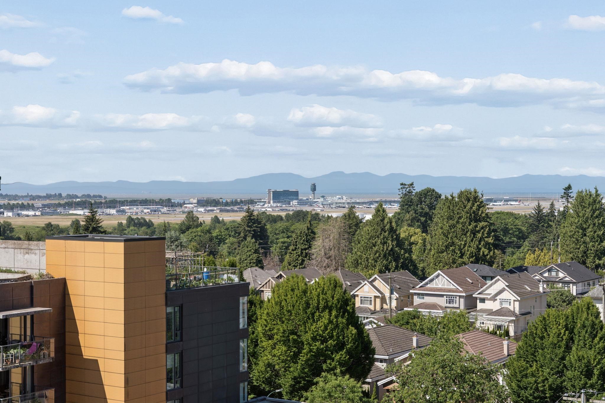 608 8415 GRANVILLE STREET