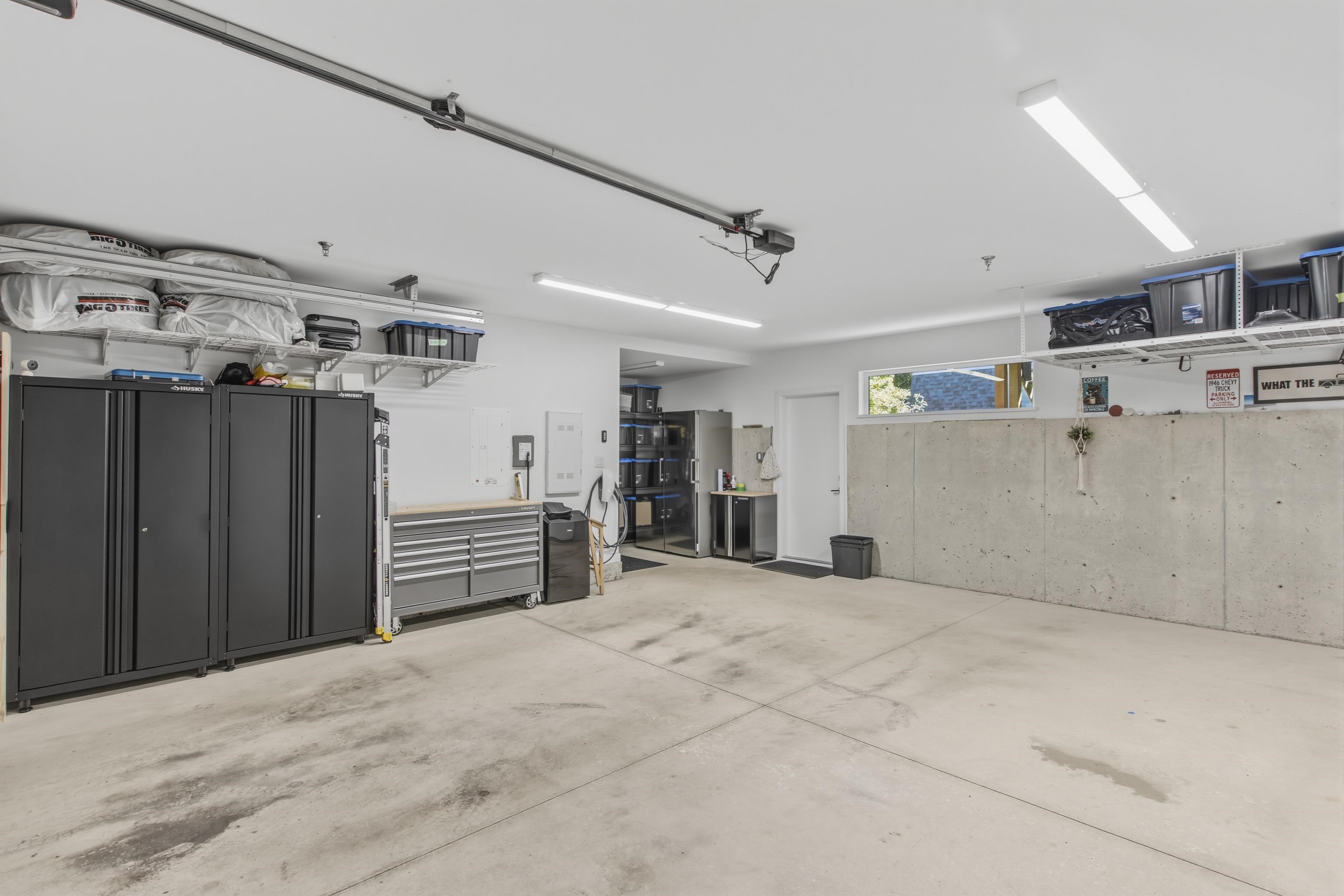 4 1089 WILSON CRESCENT