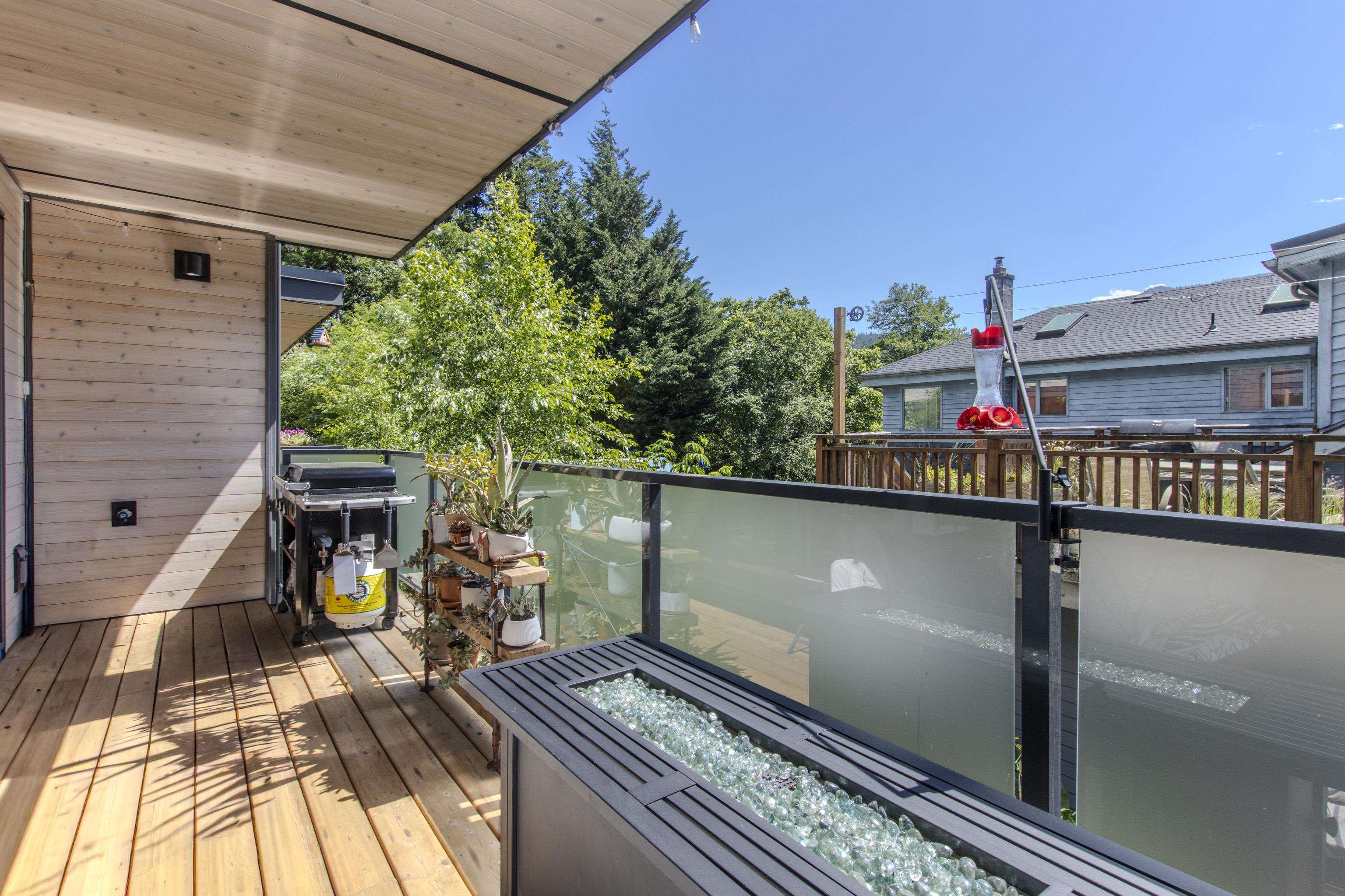 4 1089 WILSON CRESCENT