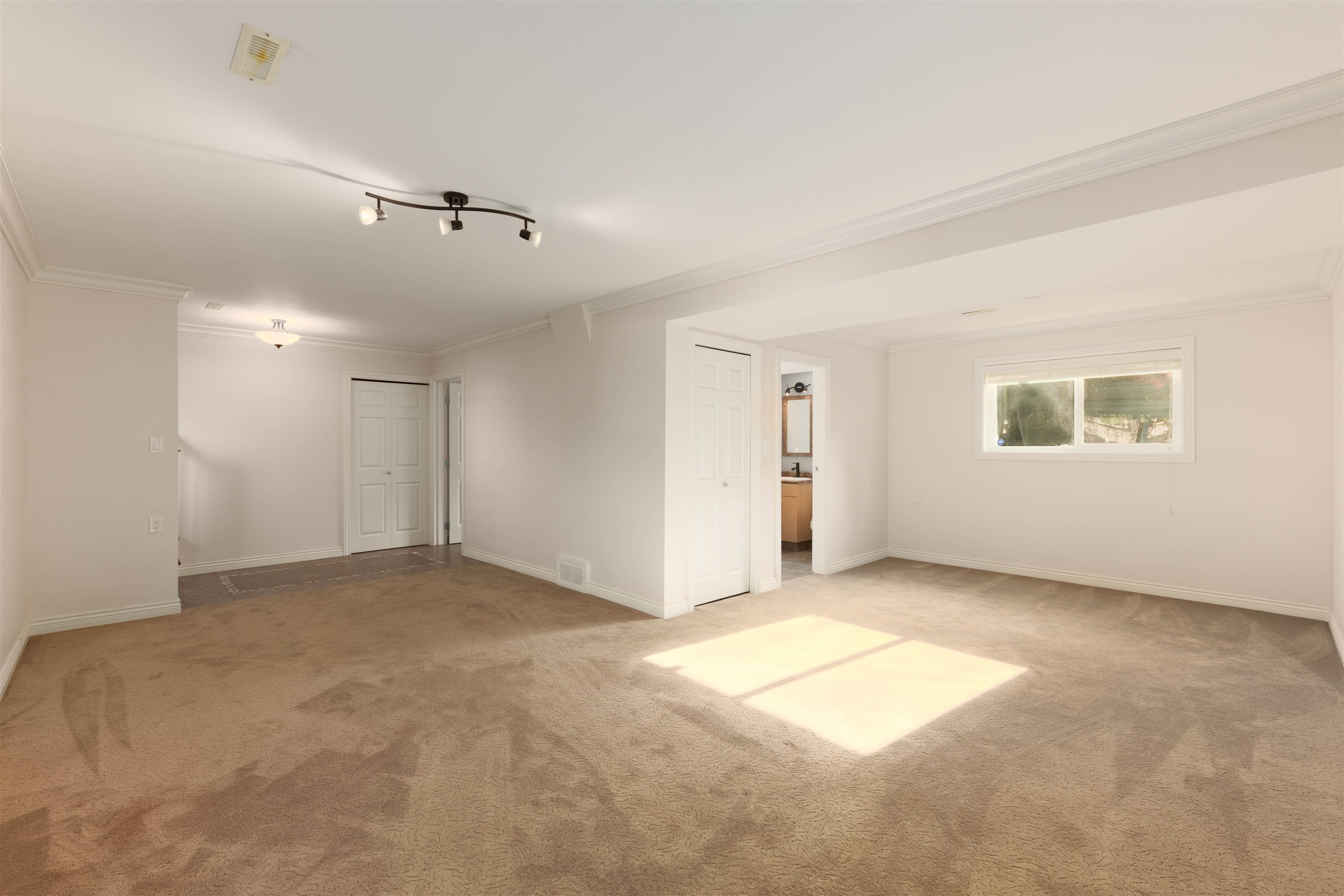 20898 125 AVENUE