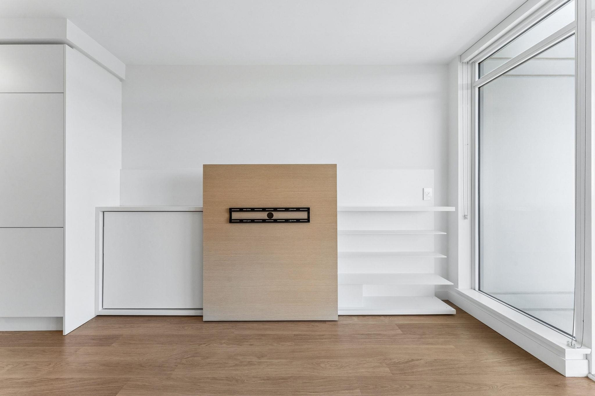 1808 525 FOSTER AVENUE