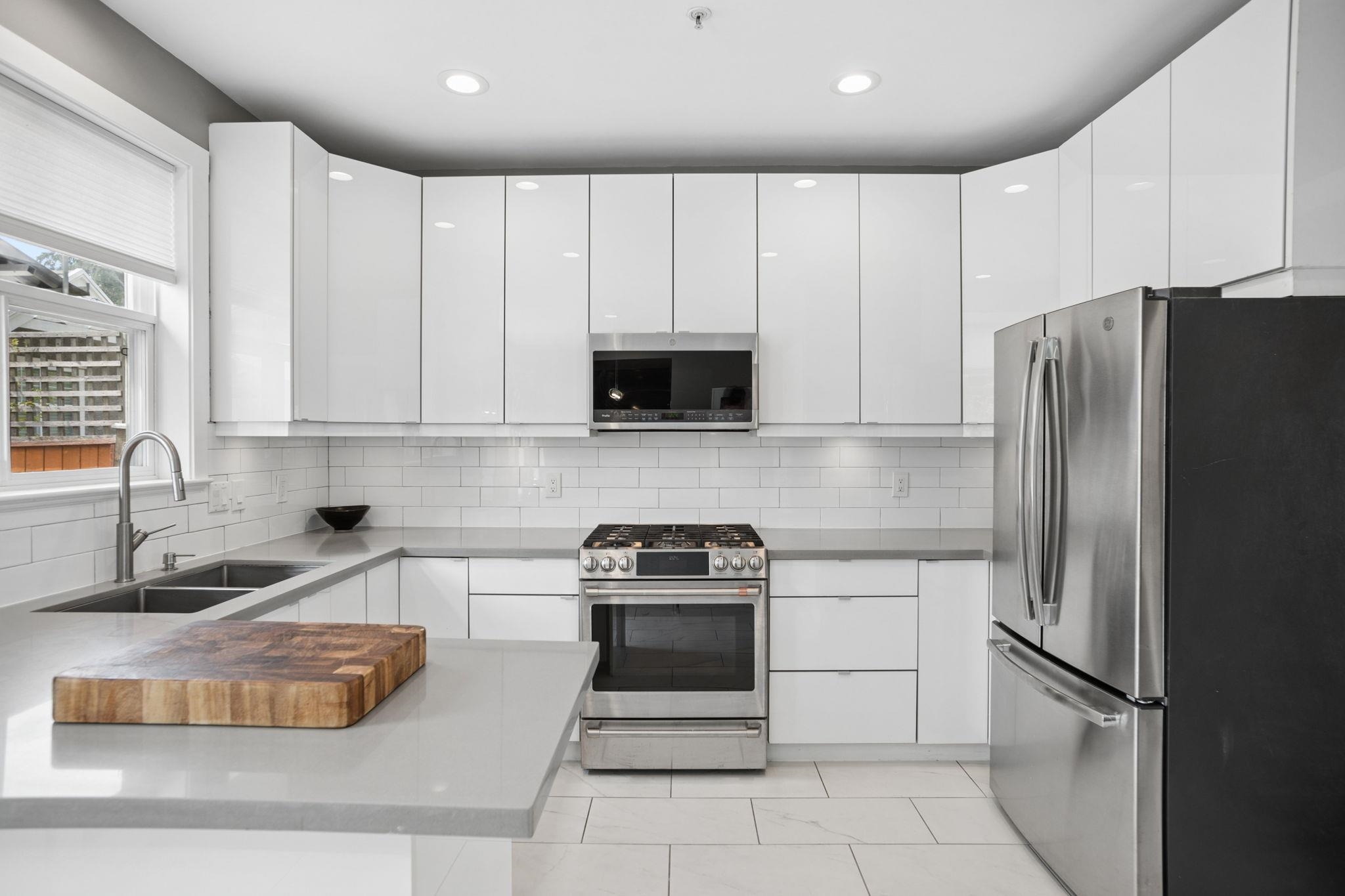 2808 WALL STREET