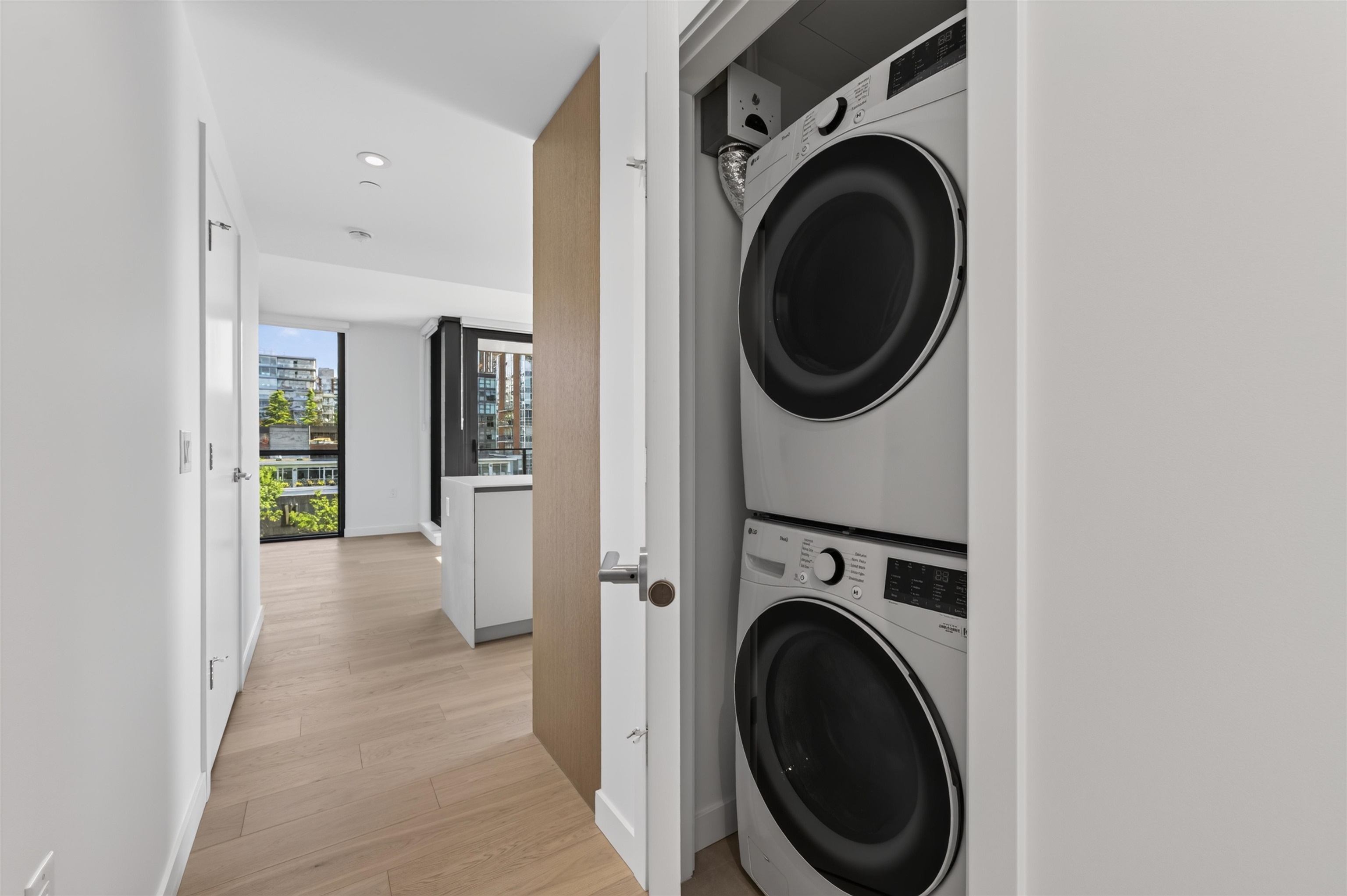 801 1530 W 6TH AVENUE