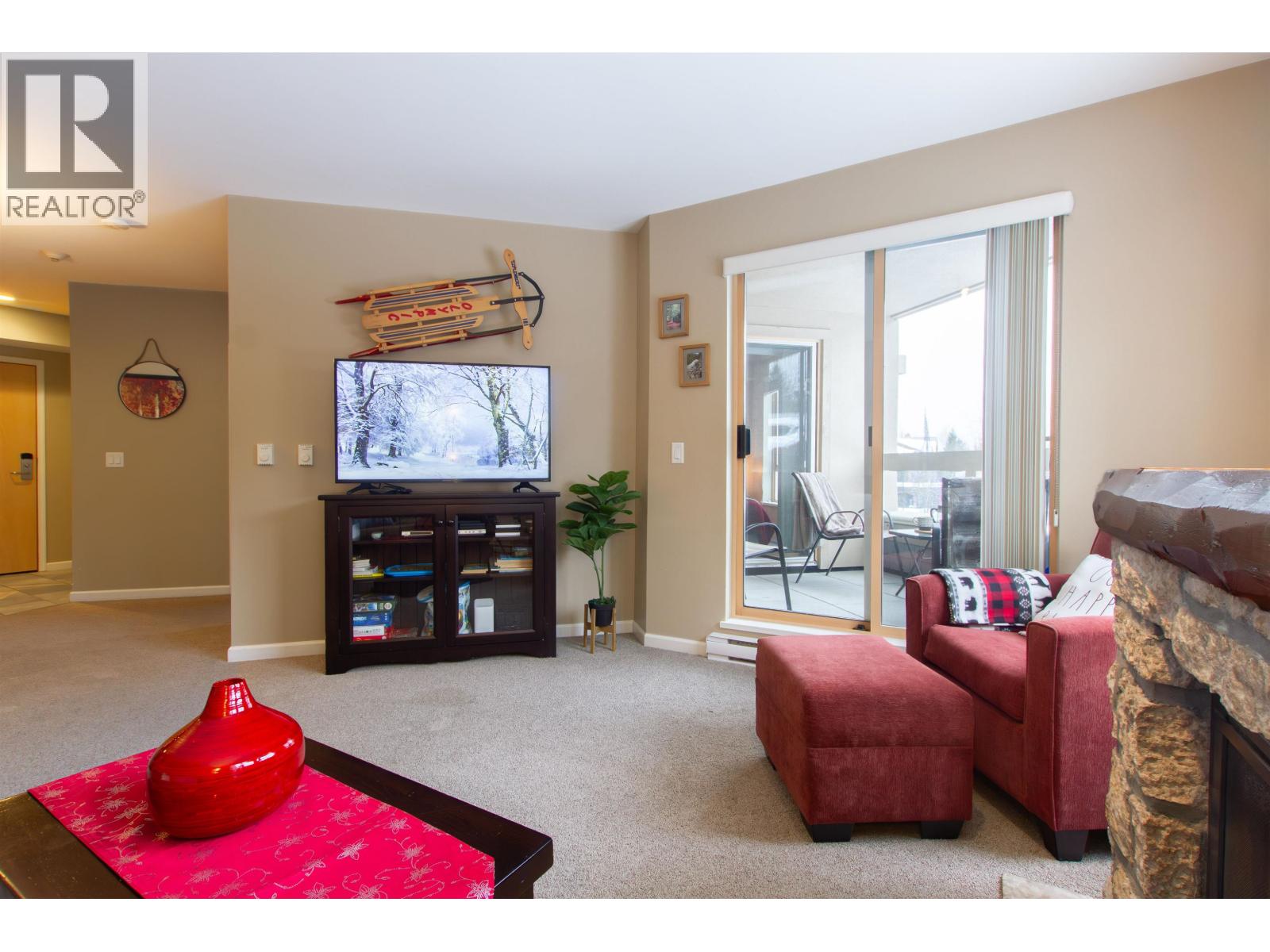216 4338 MAIN STREET