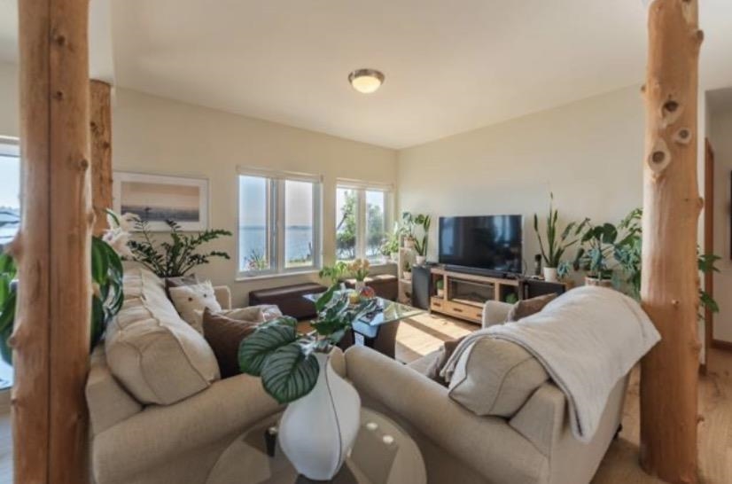 6655 SUNSHINE COAST HIGHWAY