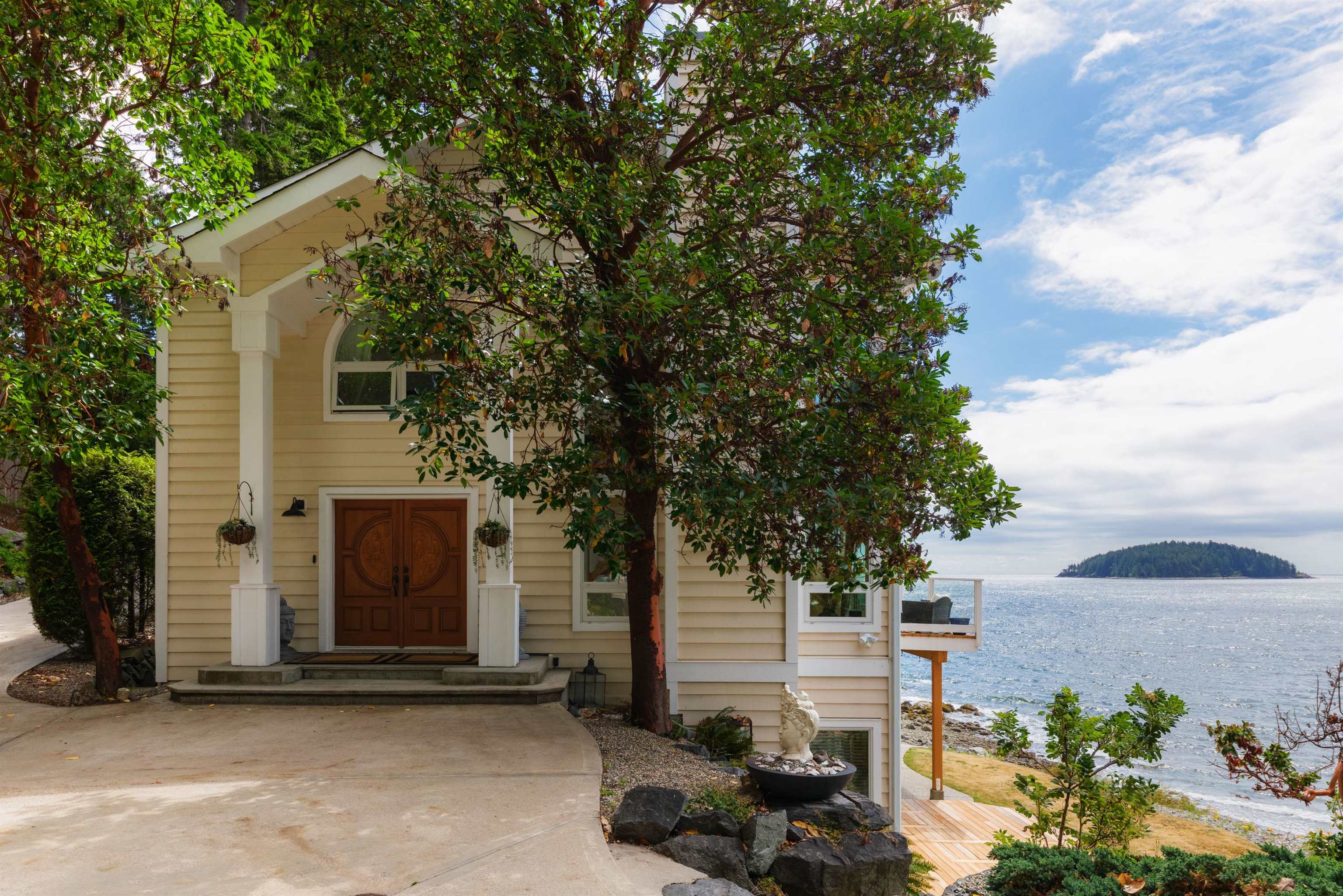 6655 SUNSHINE COAST HIGHWAY