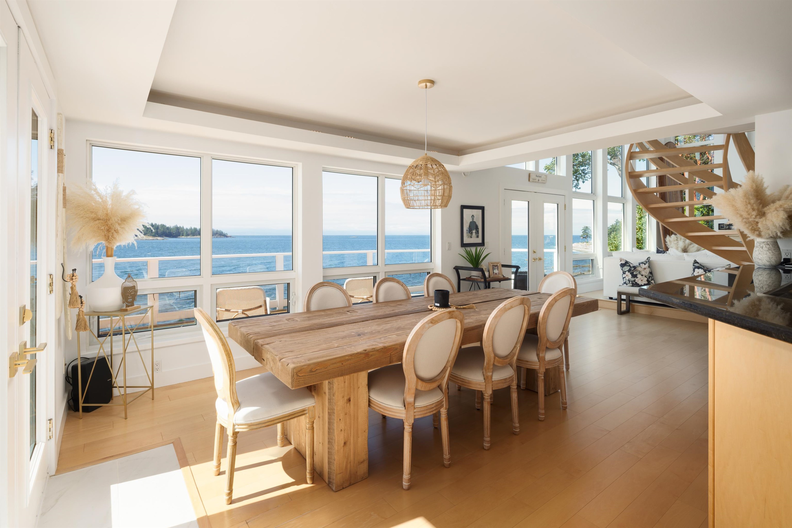 6655 SUNSHINE COAST HIGHWAY