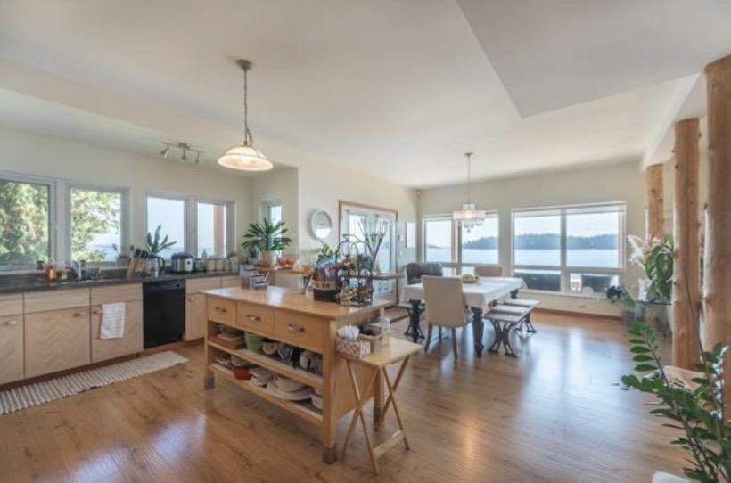 6655 SUNSHINE COAST HIGHWAY