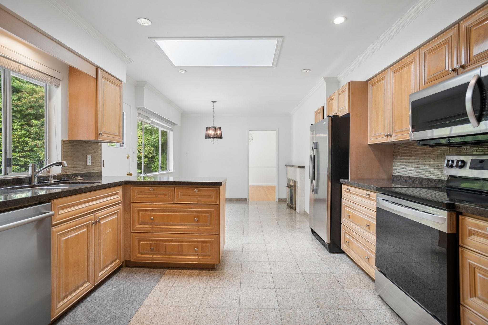 1211 CHARTWELL DRIVE