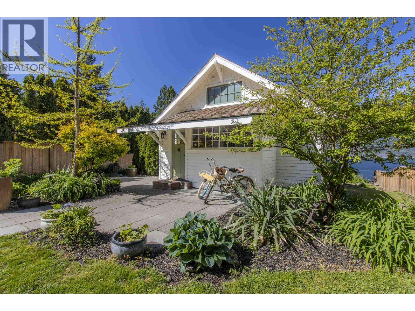 615 SHAUGHNESSY PLACE