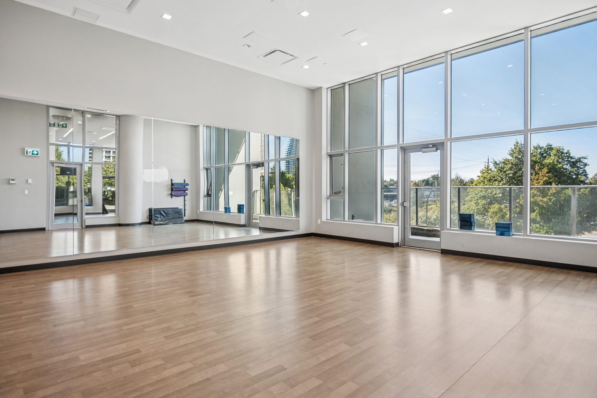 605 2388 MADISON AVENUE