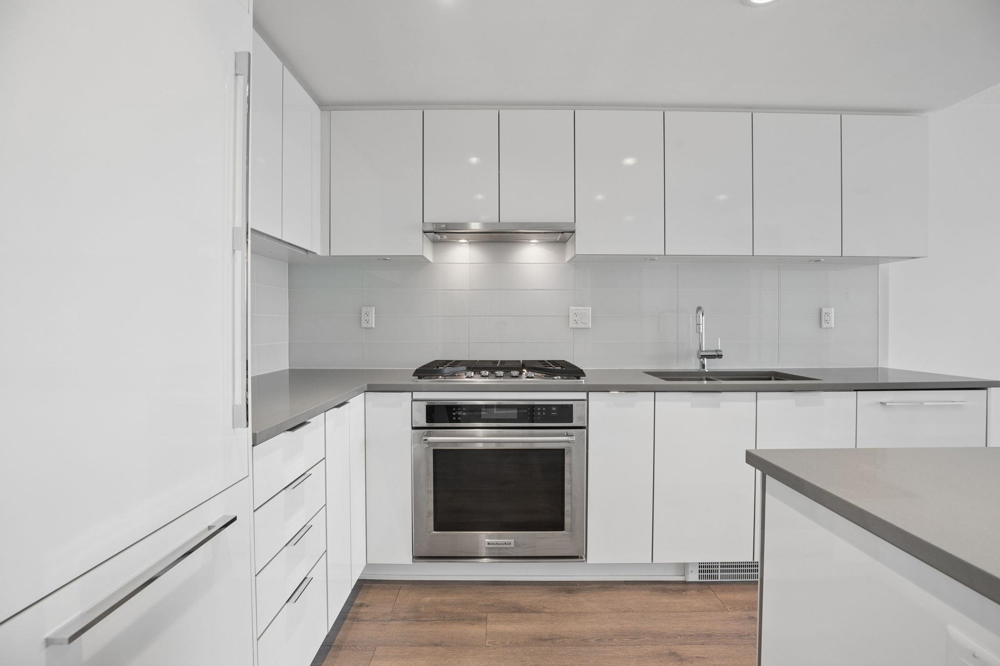 605 2388 MADISON AVENUE