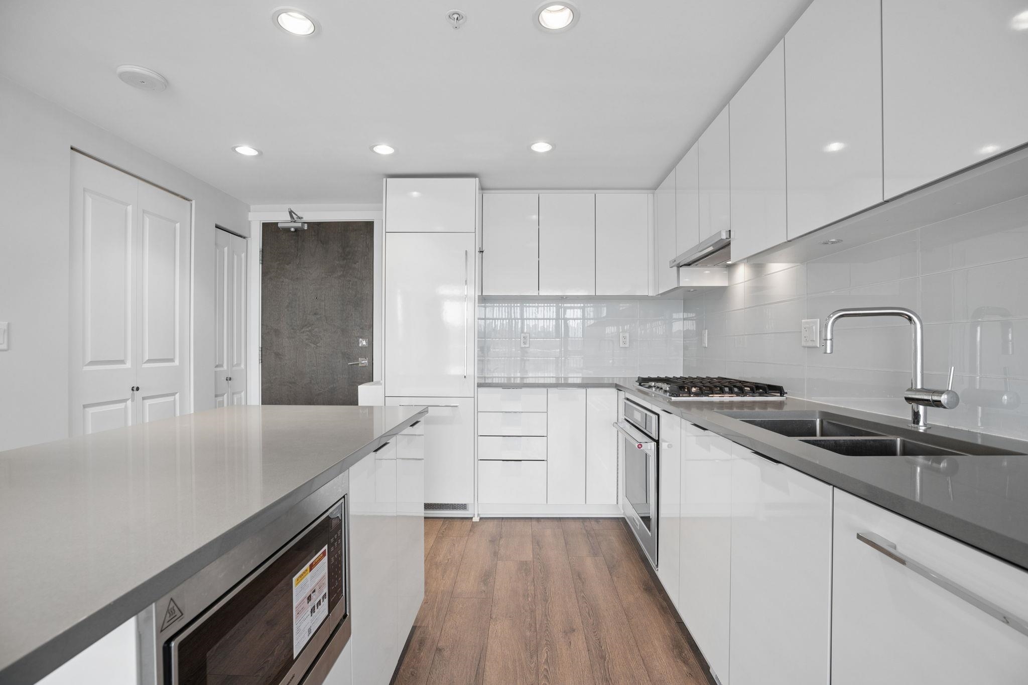 605 2388 MADISON AVENUE