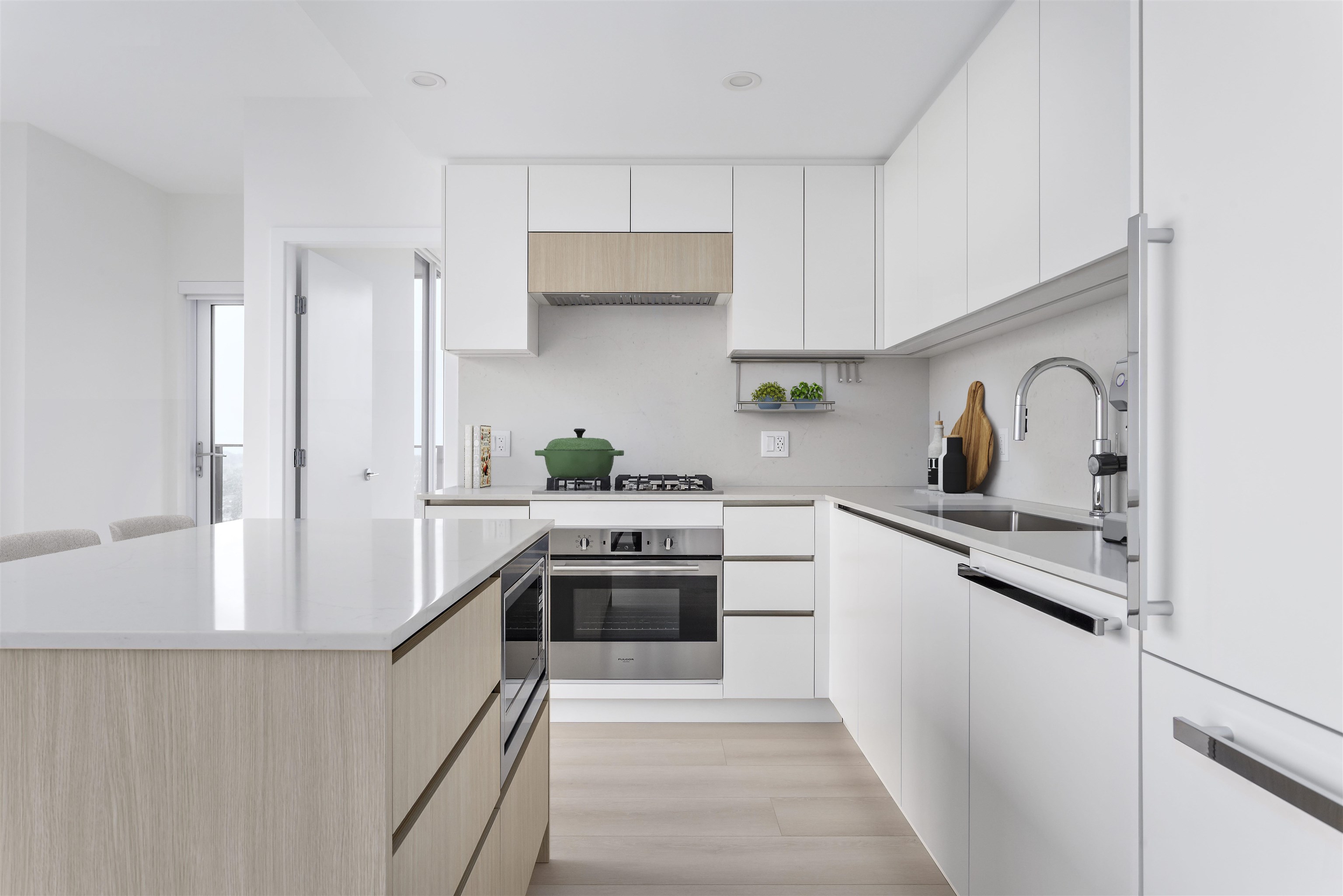 1904 13573 98A AVENUE