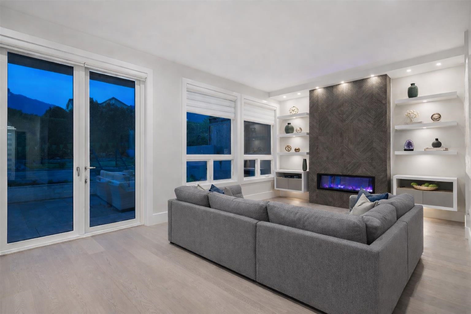 356 W 28TH STREET