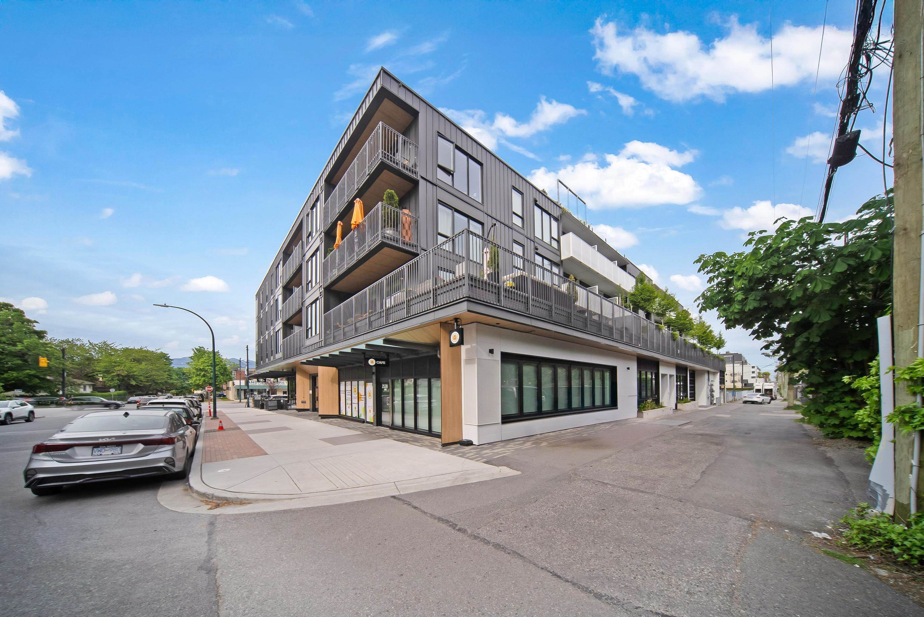 221 2520 GUELPH STREET