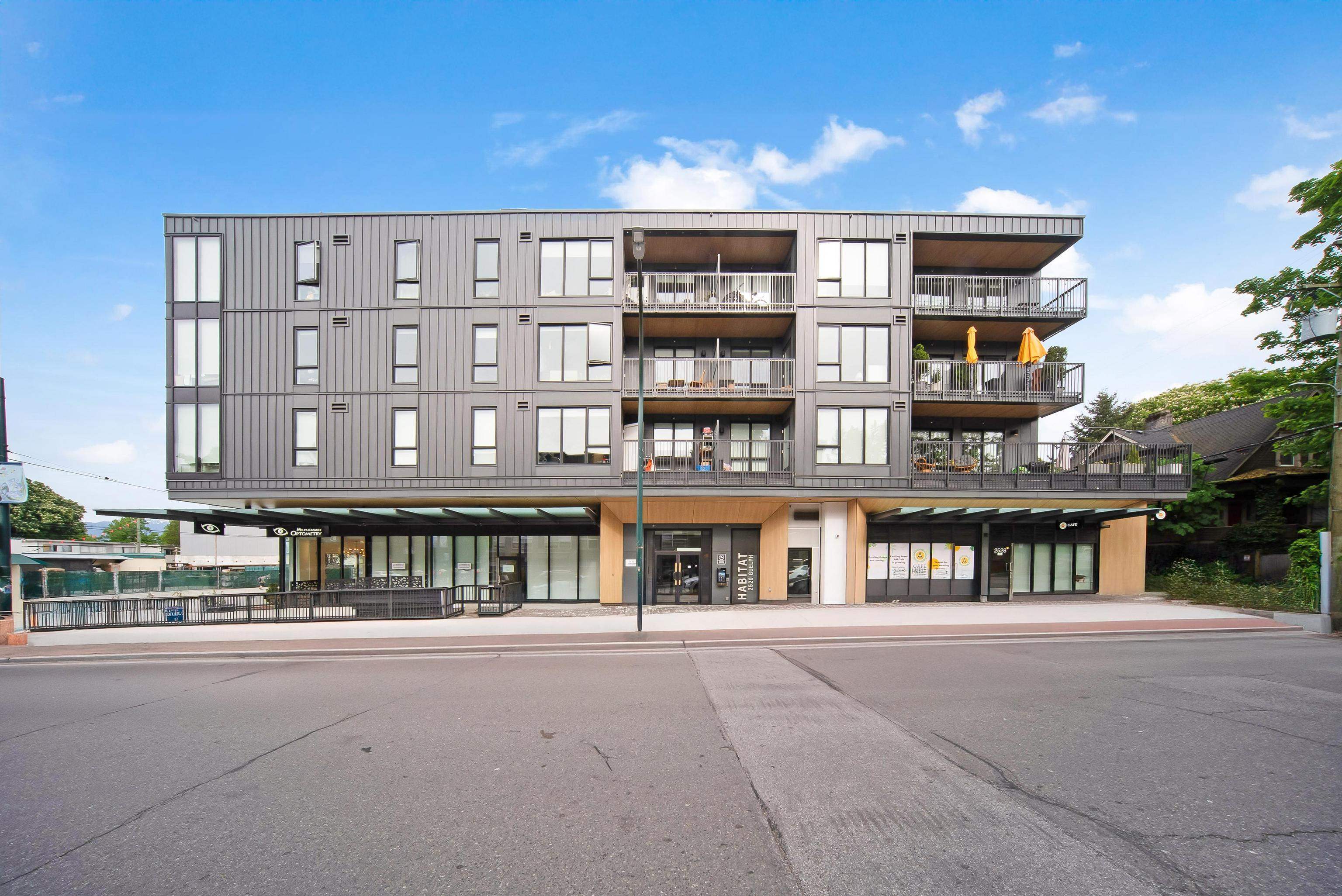 221 2520 GUELPH STREET