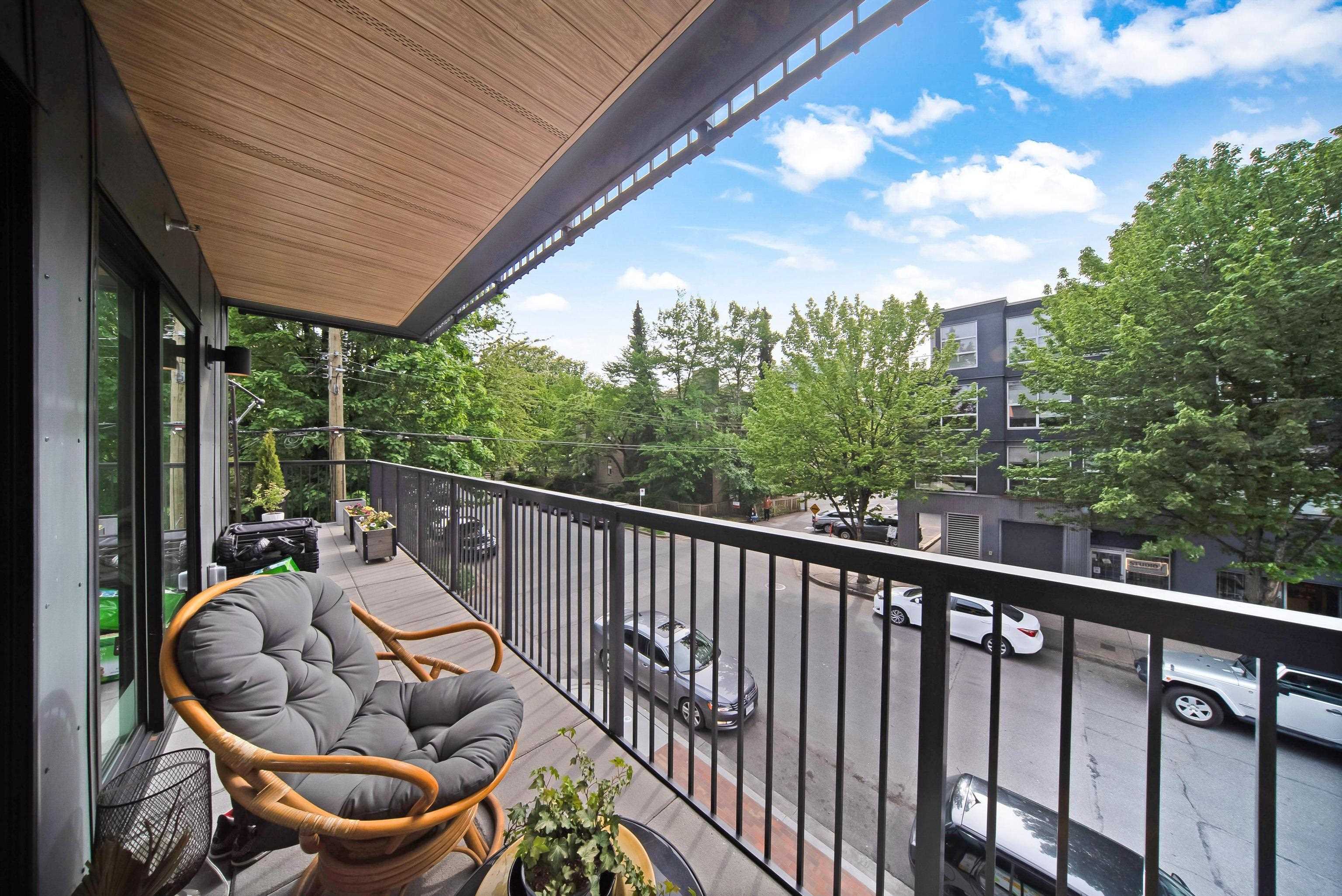 221 2520 GUELPH STREET