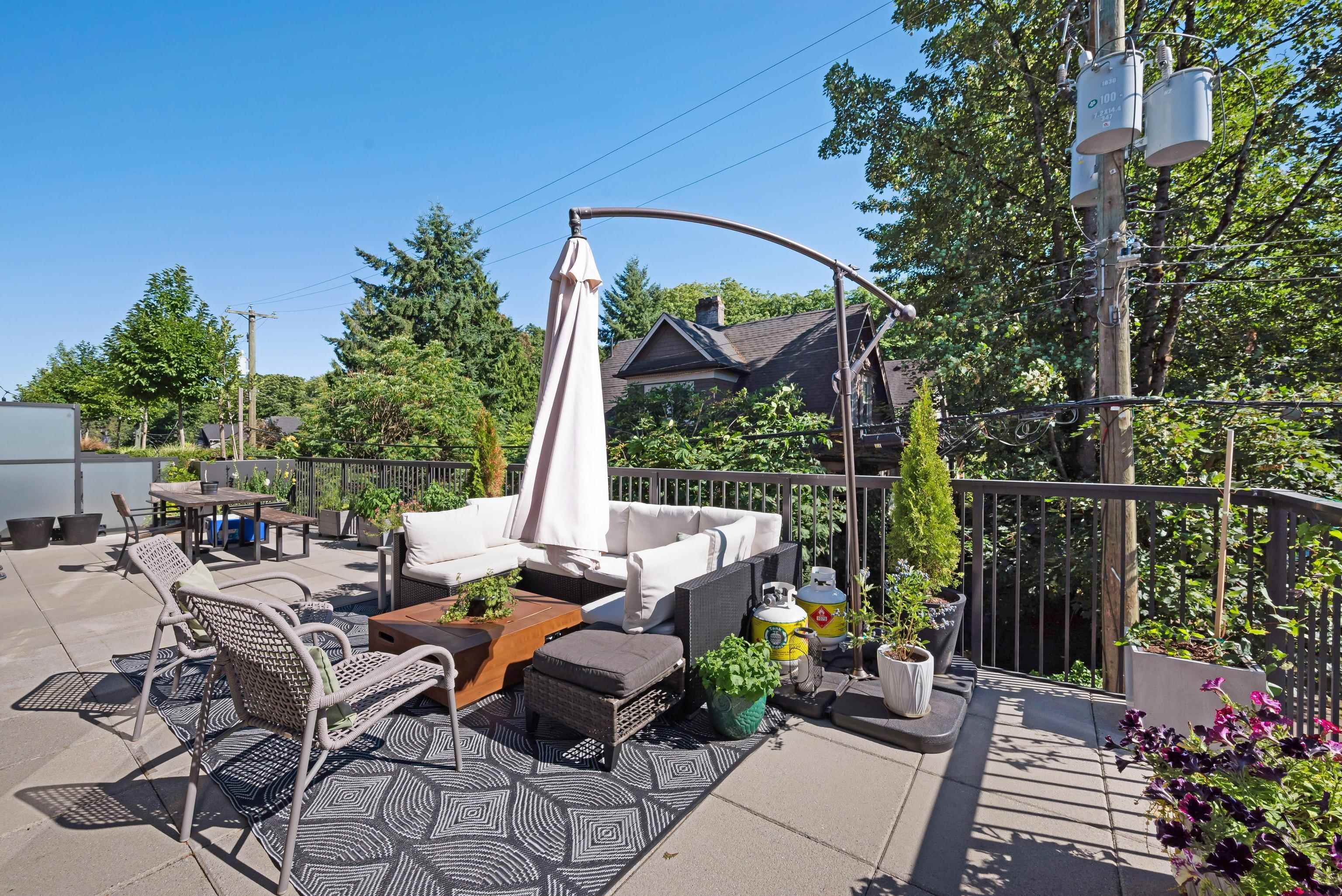 221 2520 GUELPH STREET