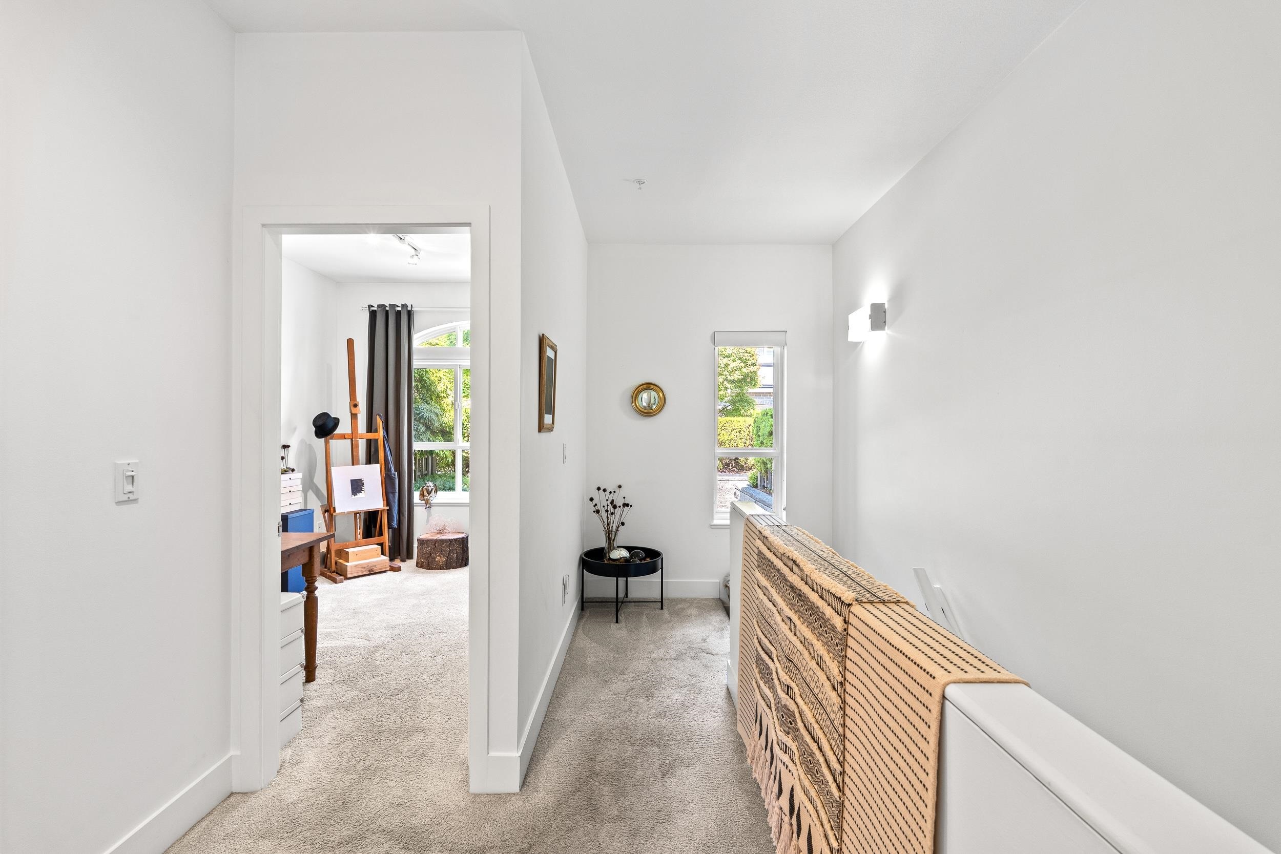 2 258 W 14TH STREET