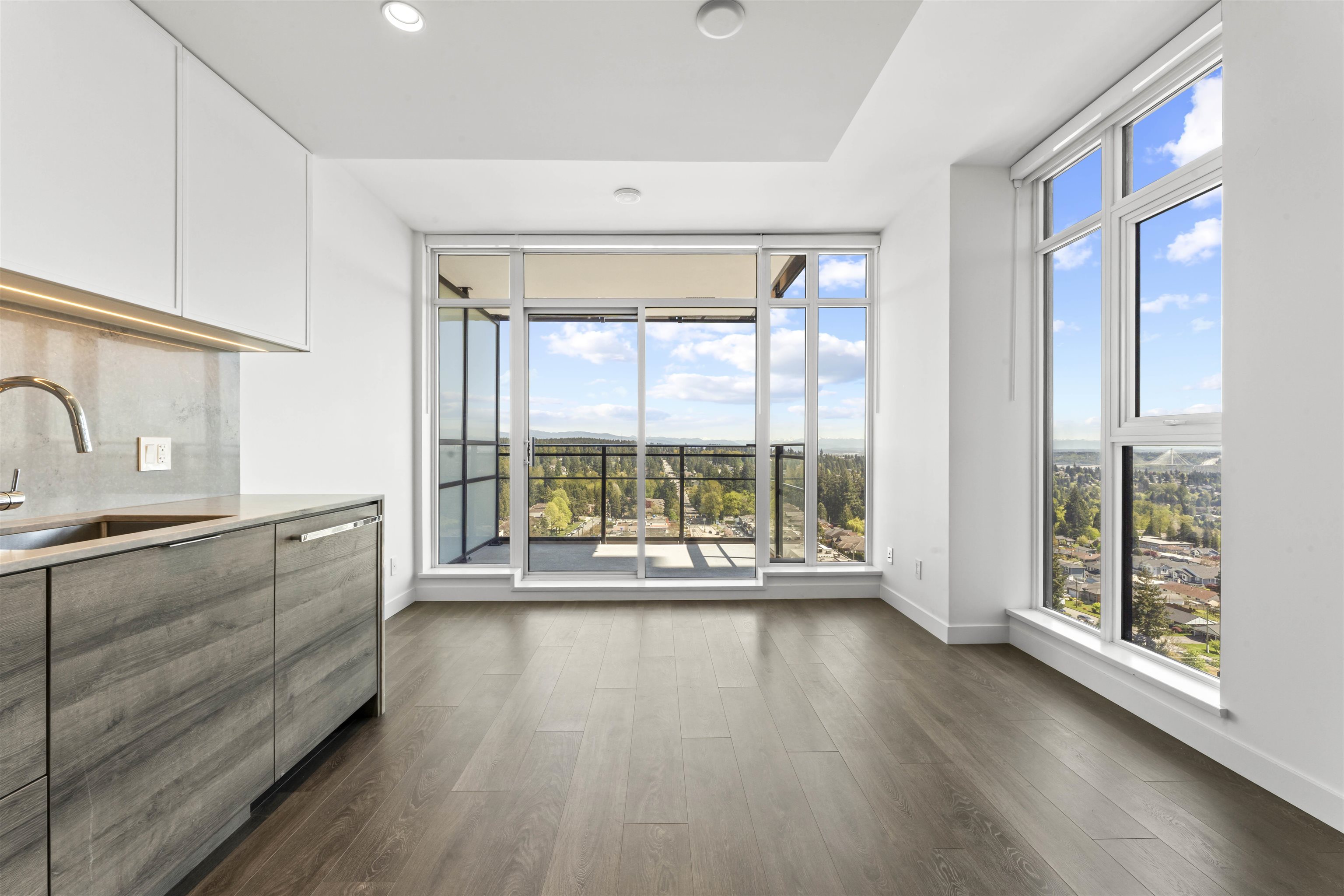 1203 1045 AUSTIN AVENUE