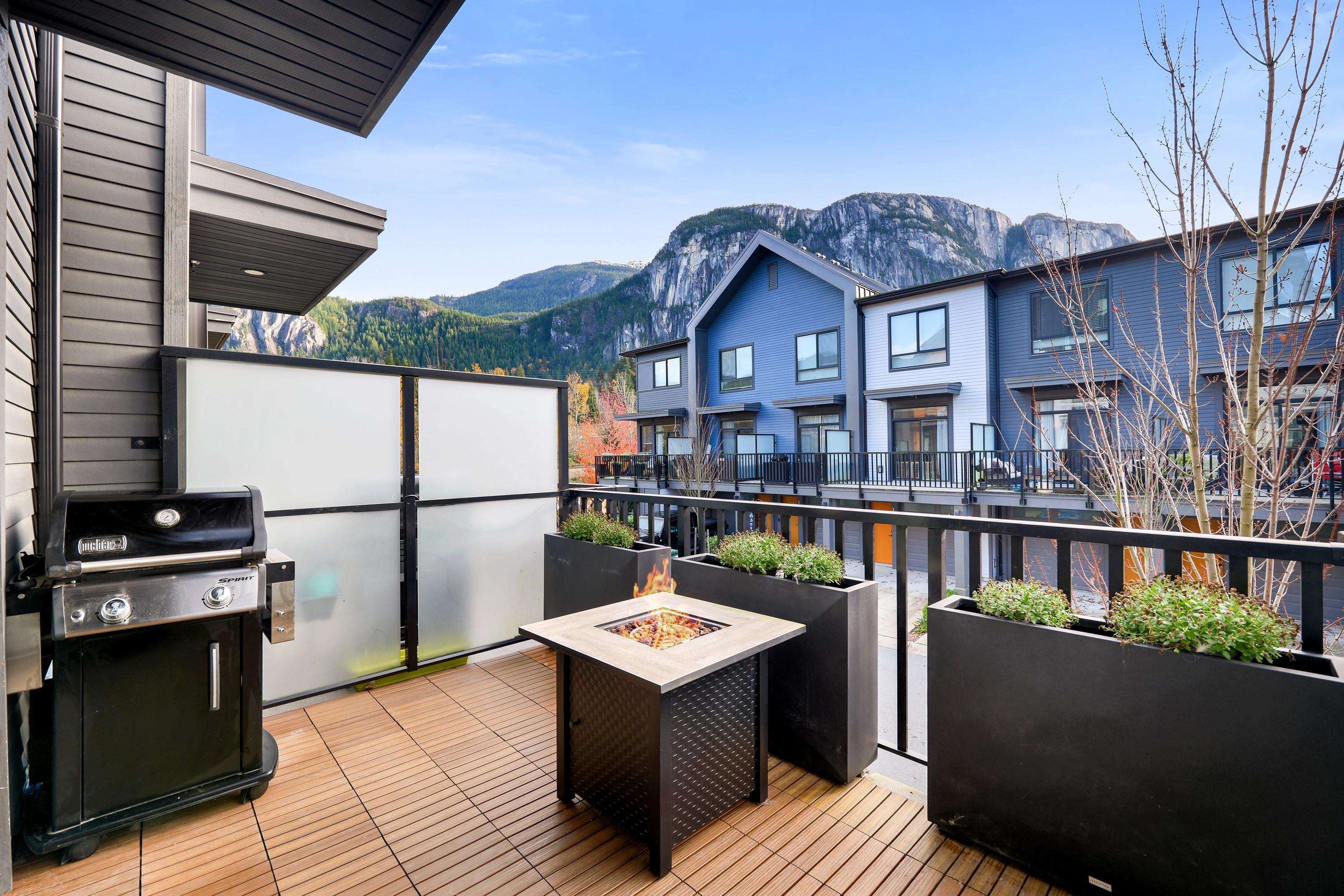 1379 MARINASIDE PLACE