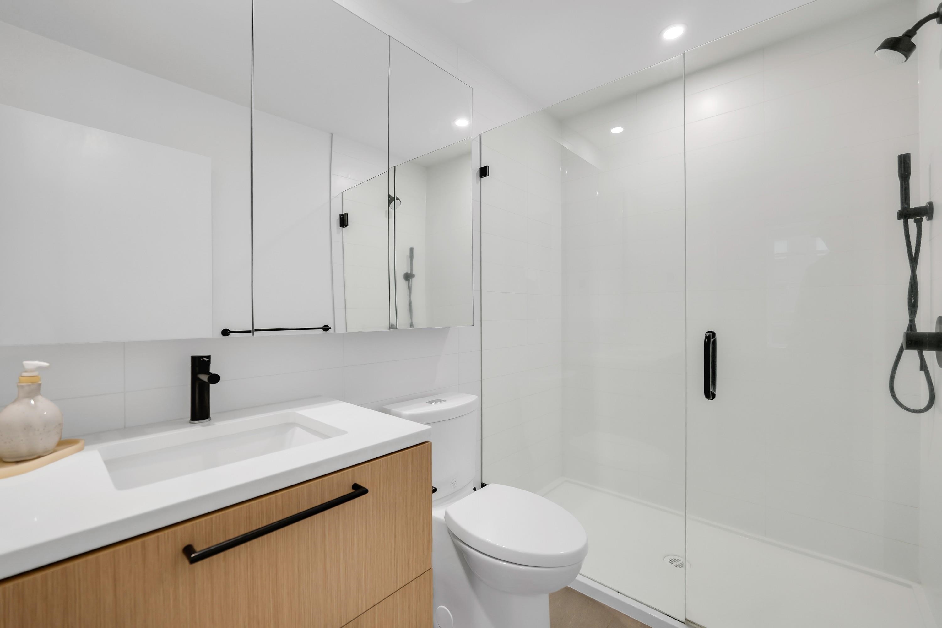 1379 MARINASIDE PLACE