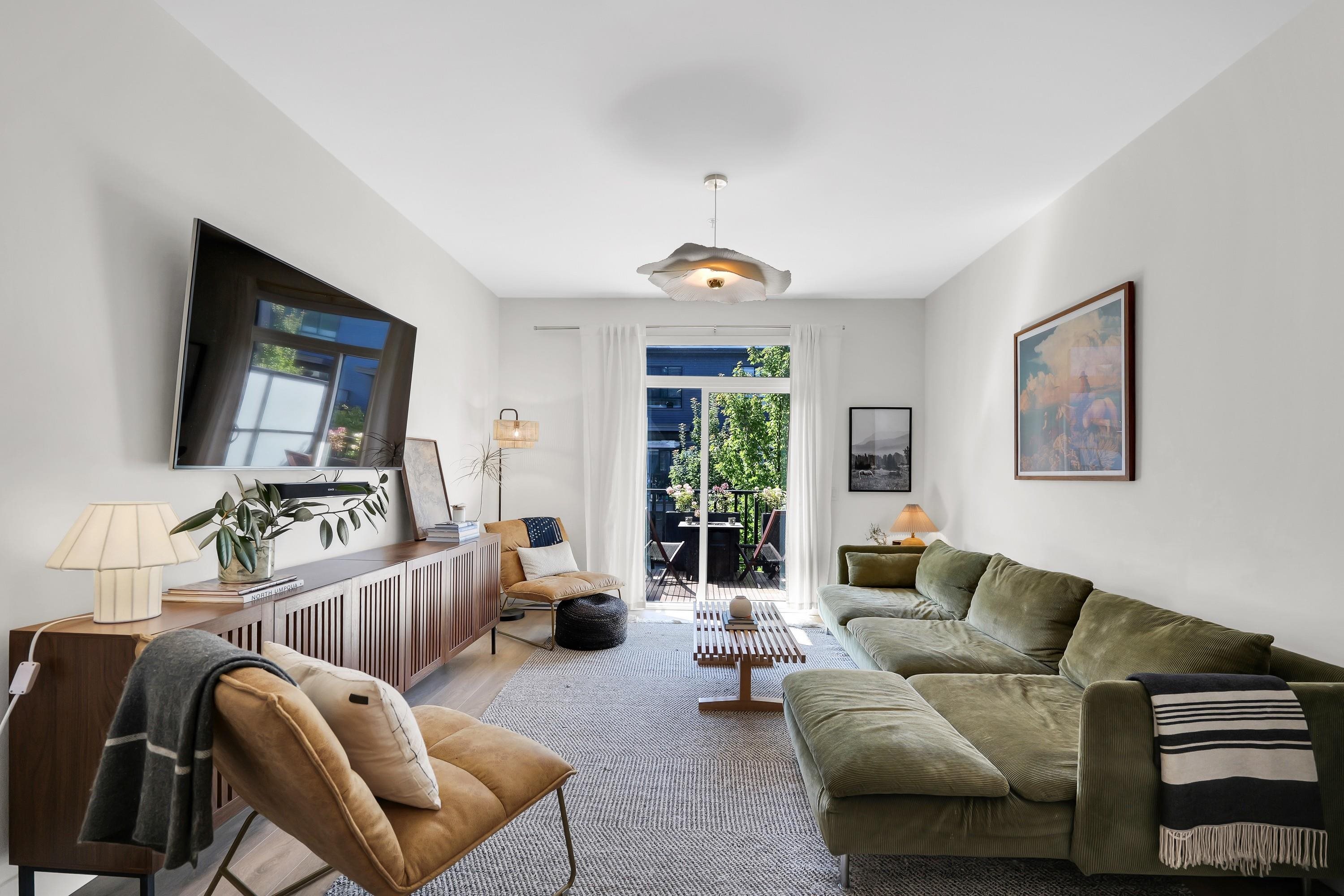 1379 MARINASIDE PLACE